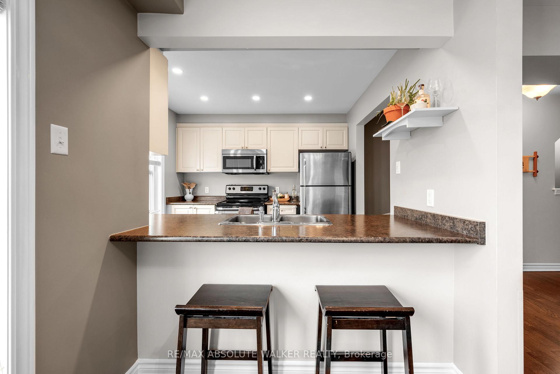Photo 9 of 156 Sunshine Crescent, Ottawa, Notting Hill/Summerside — HOMEH
