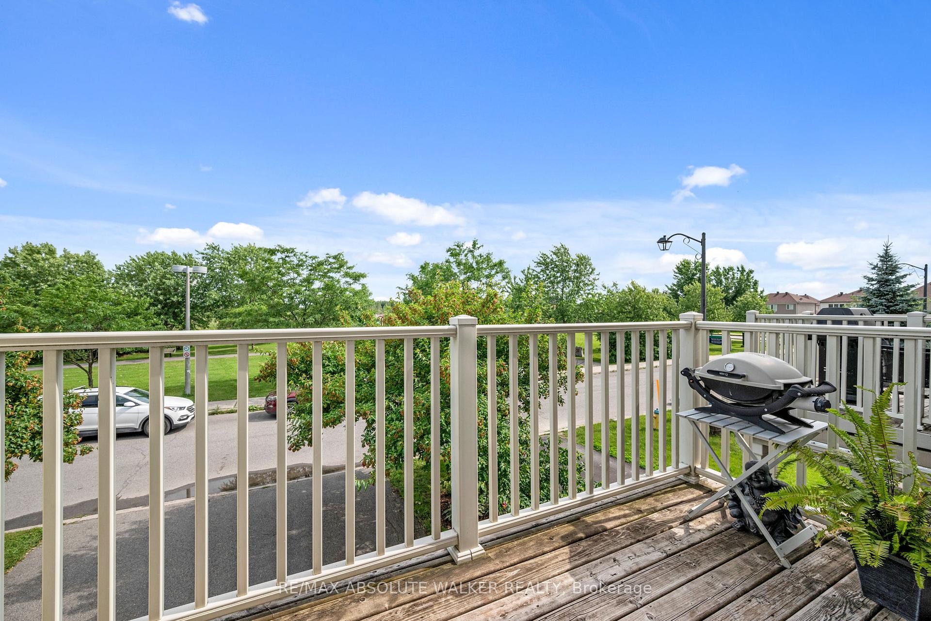 Photo 17 of 156 Sunshine Crescent, Ottawa, Notting Hill/Summerside — HOMEH