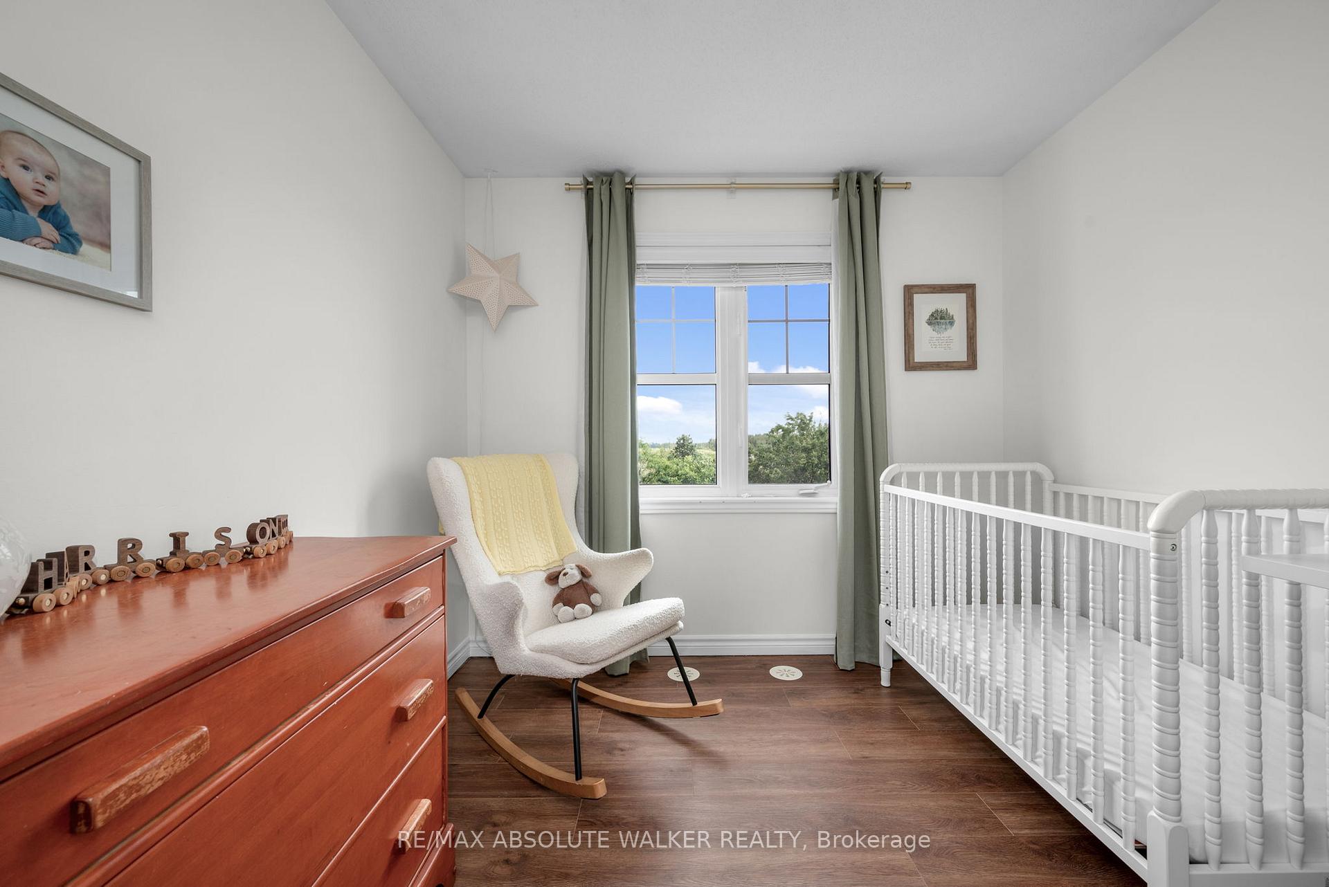 Photo 23 of 156 Sunshine Crescent, Ottawa, Notting Hill/Summerside — HOMEH