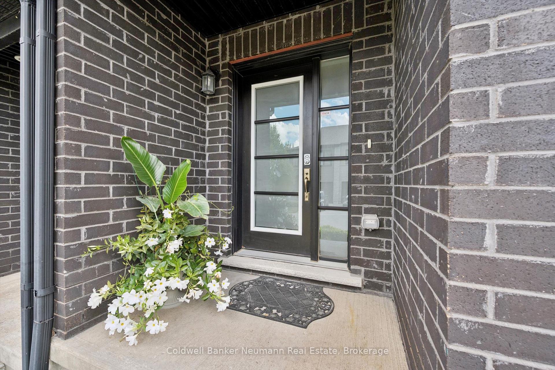 Photo 2 of Unit 3, 91 Poppy Drive E, Guelph, Pineridge/Westminster Woods — HOMEH