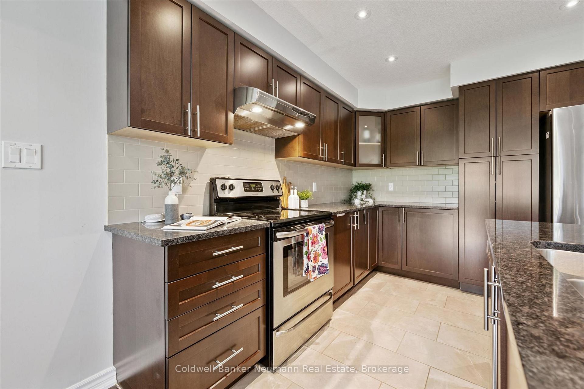 Photo 6 of Unit 3, 91 Poppy Drive E, Guelph, Pineridge/Westminster Woods — HOMEH