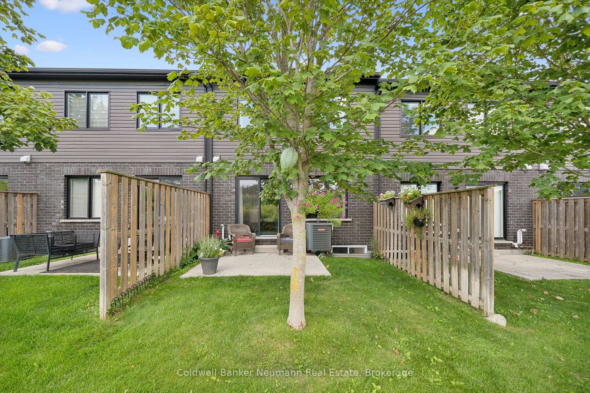 Photo 31 of Unit 3, 91 Poppy Drive E, Guelph, Pineridge/Westminster Woods — HOMEH