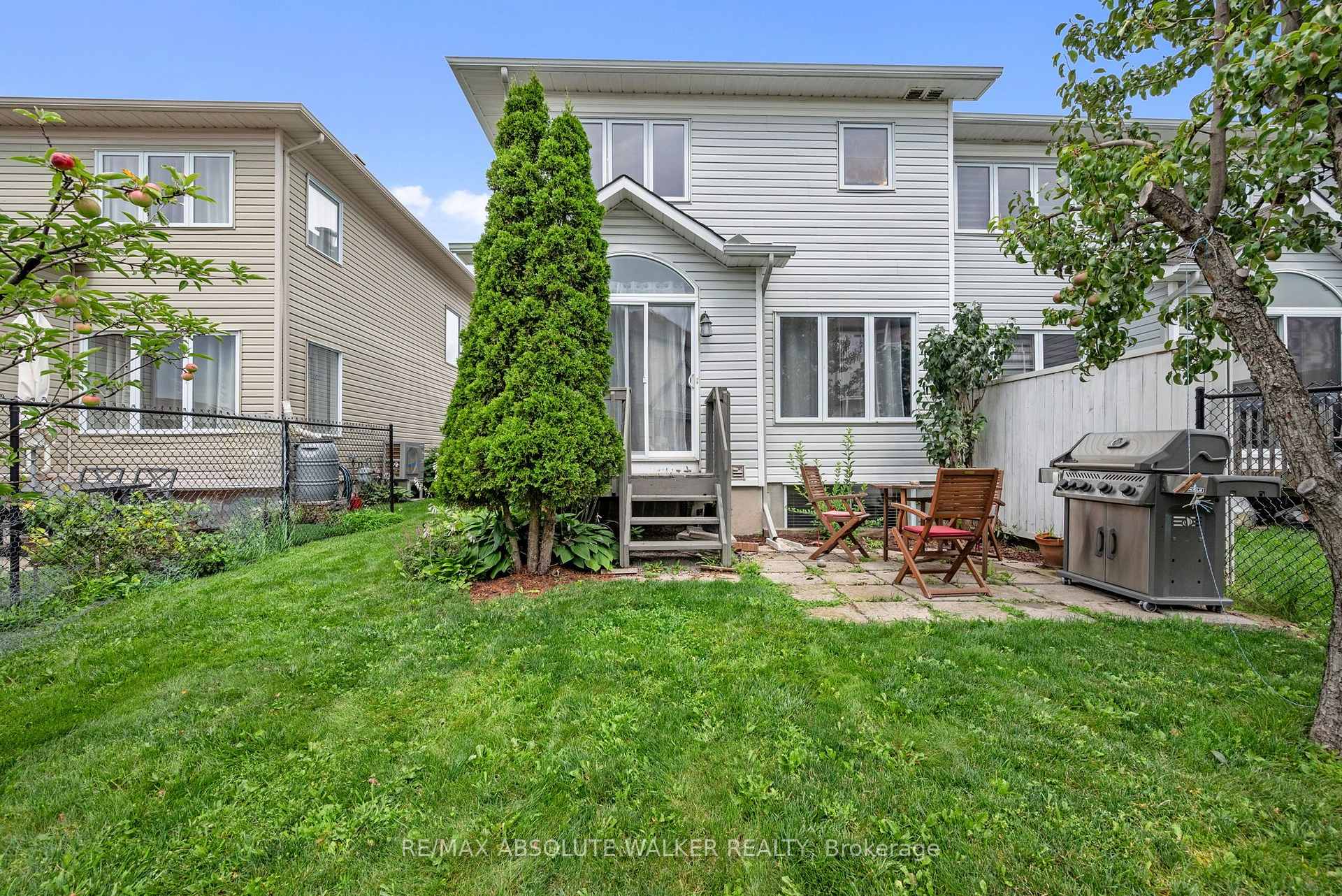 Photo 5 of 446 Goldenbrook Way, Ottawa, Avalon East — HOMEH