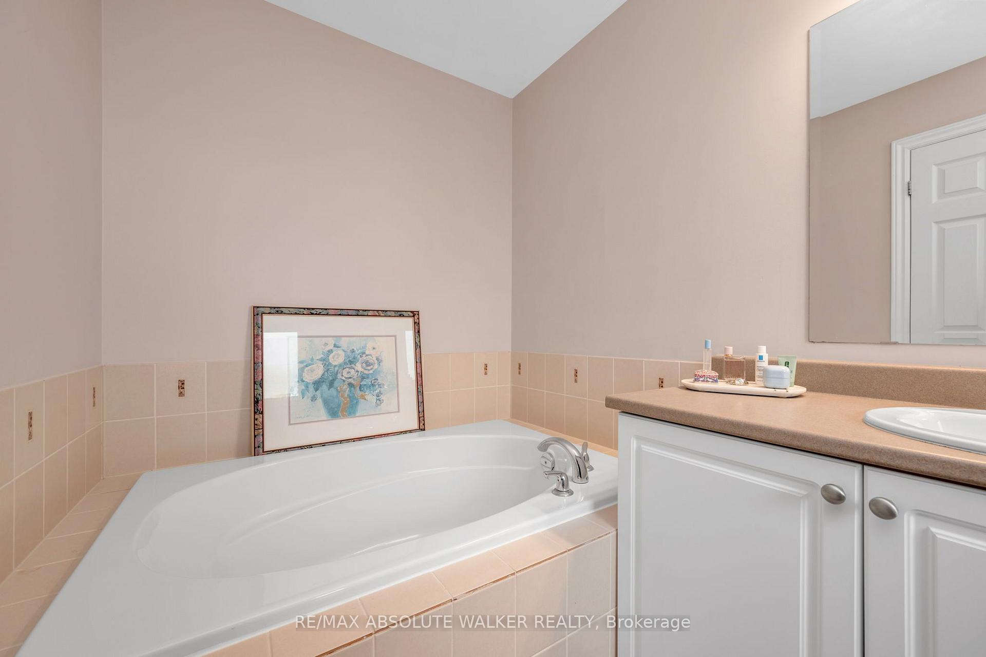Photo 32 of 446 Goldenbrook Way, Ottawa, Avalon East — HOMEH