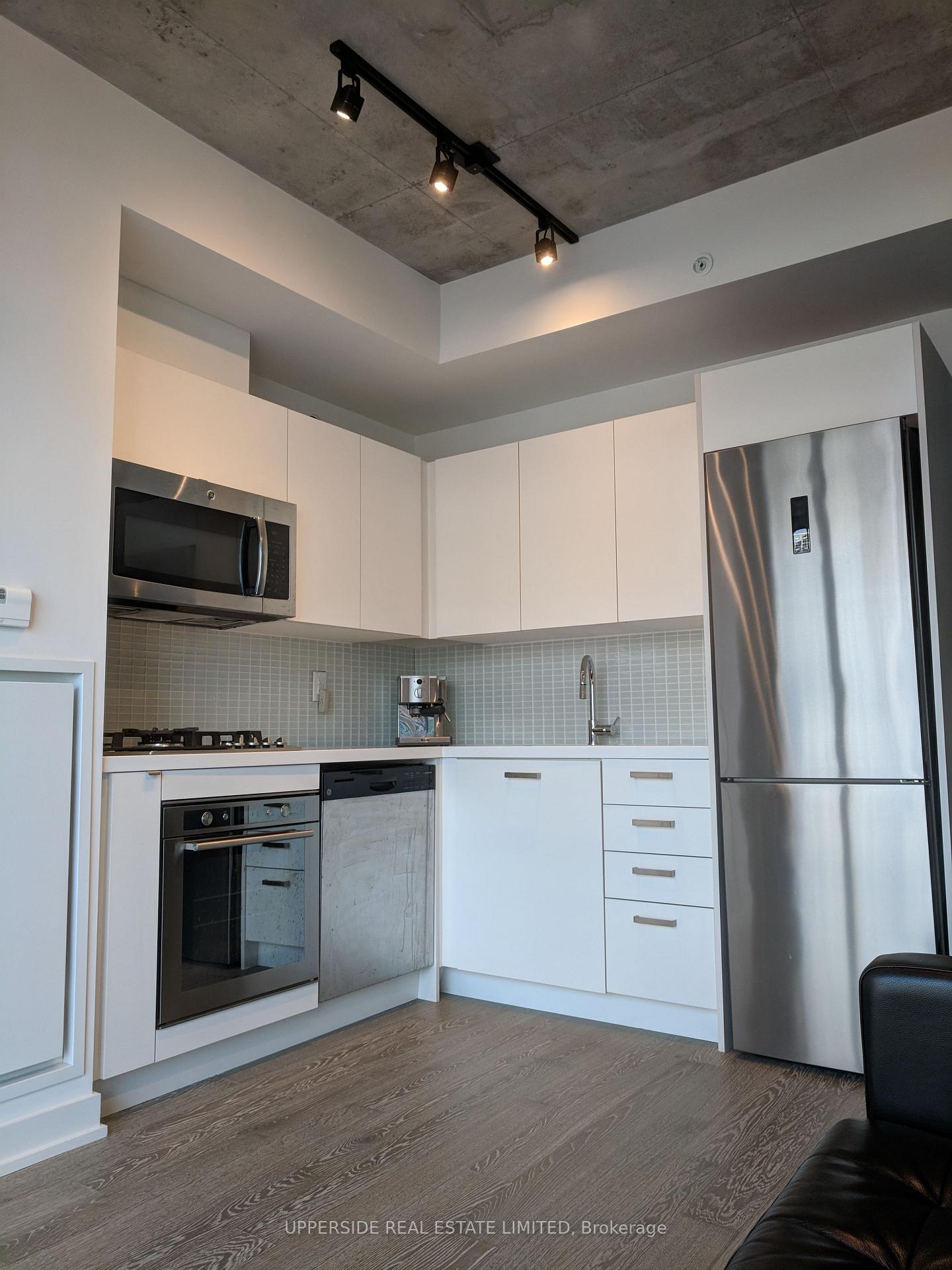 Photo 5 of Unit 912, 39 Brant Street, Toronto, Waterfront Communities — HOMEH