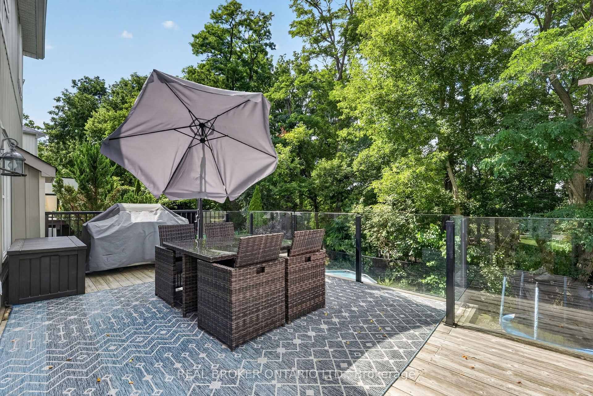 Photo 3 of 60 Meadowglen Boulevard, Halton Hills, Georgetown — HOMEH