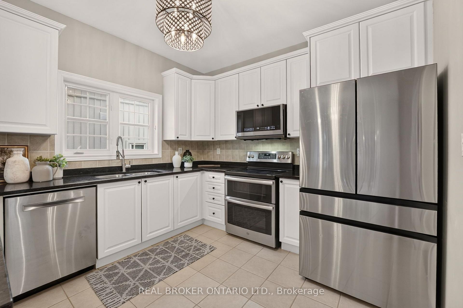Photo 15 of 60 Meadowglen Boulevard, Halton Hills, Georgetown — HOMEH