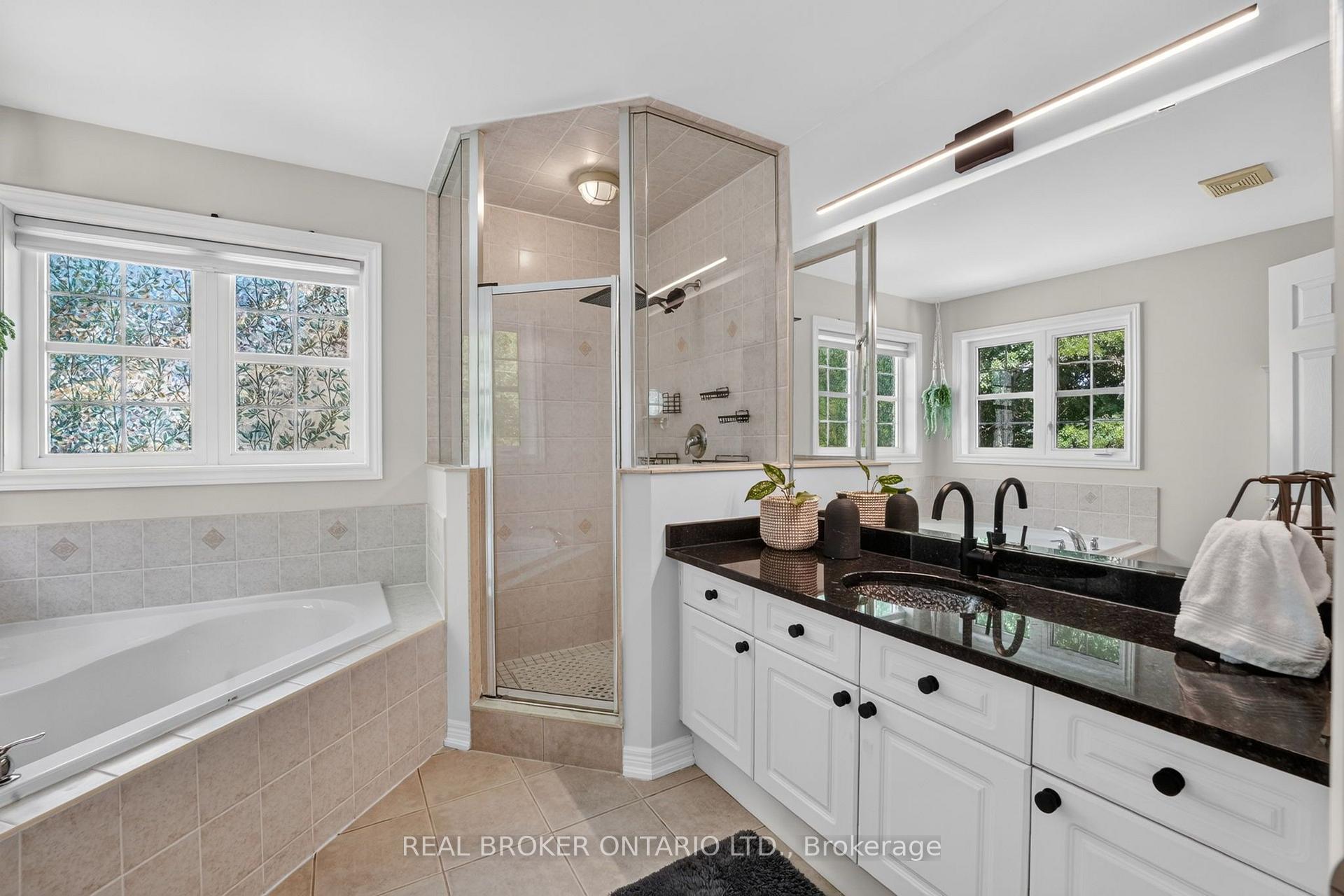 Photo 28 of 60 Meadowglen Boulevard, Halton Hills, Georgetown — HOMEH