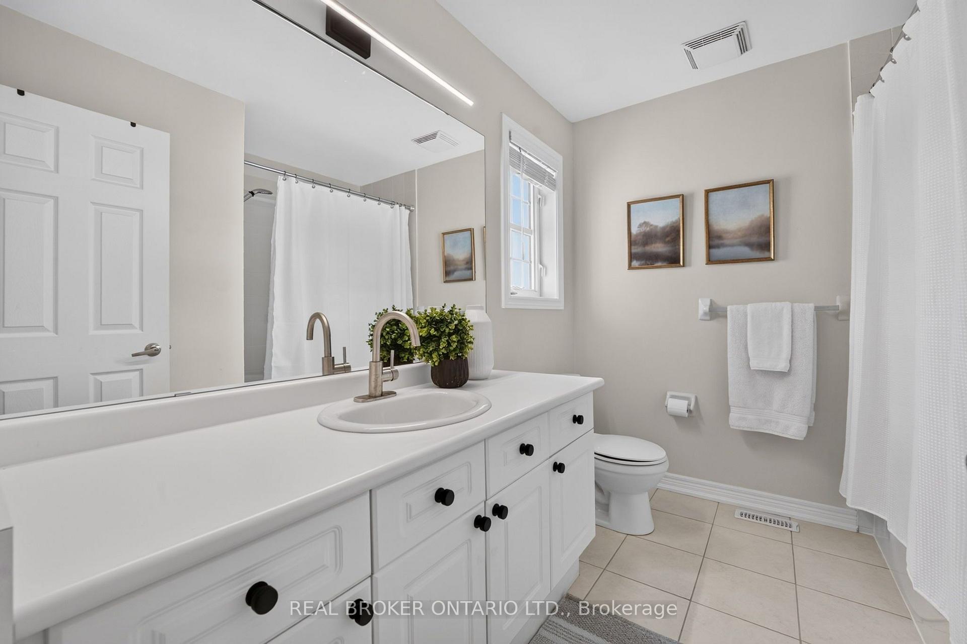 Photo 31 of 60 Meadowglen Boulevard, Halton Hills, Georgetown — HOMEH