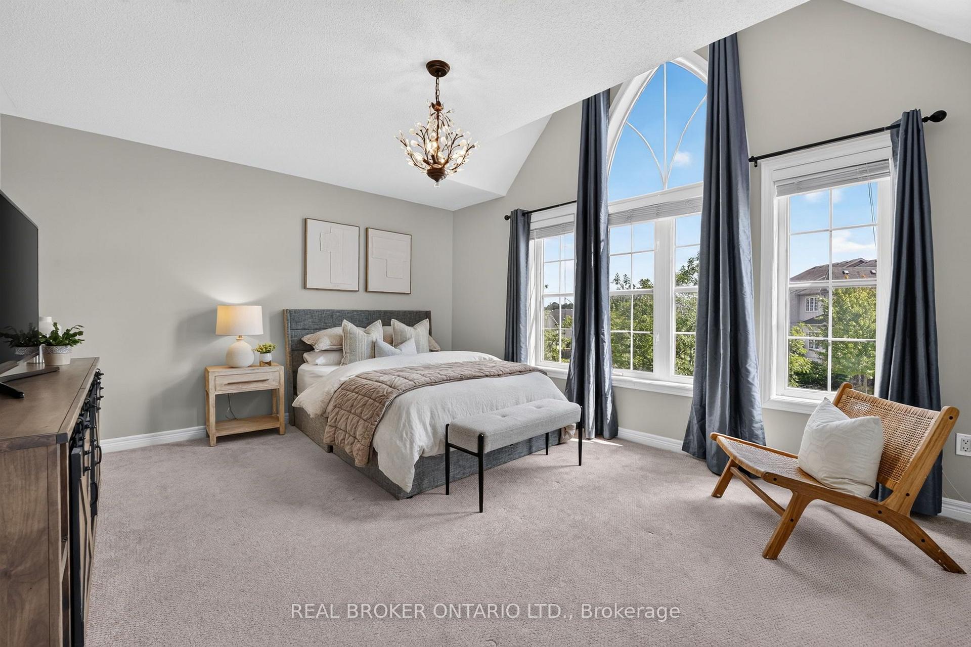 Photo 32 of 60 Meadowglen Boulevard, Halton Hills, Georgetown — HOMEH