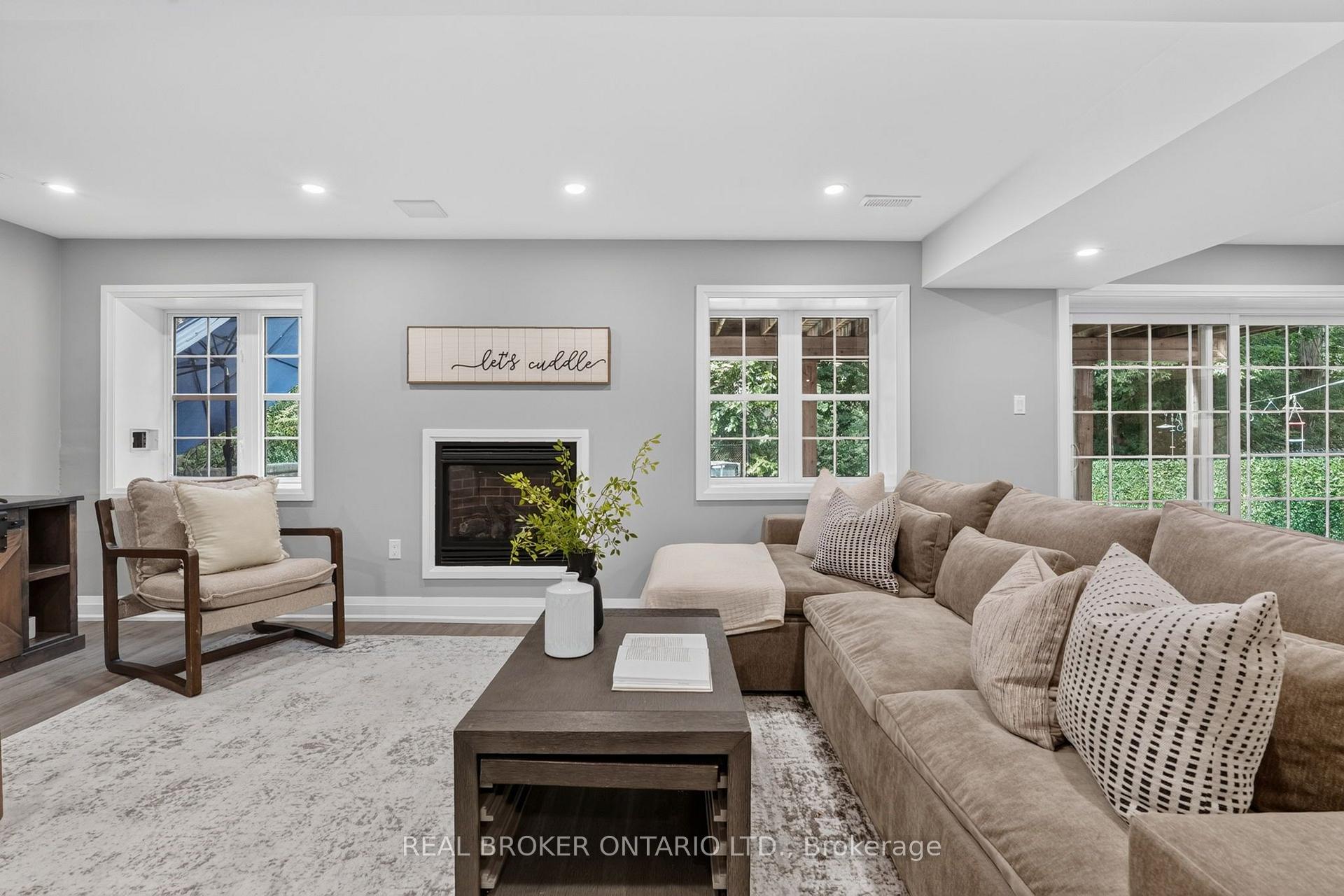 Photo 39 of 60 Meadowglen Boulevard, Halton Hills, Georgetown — HOMEH