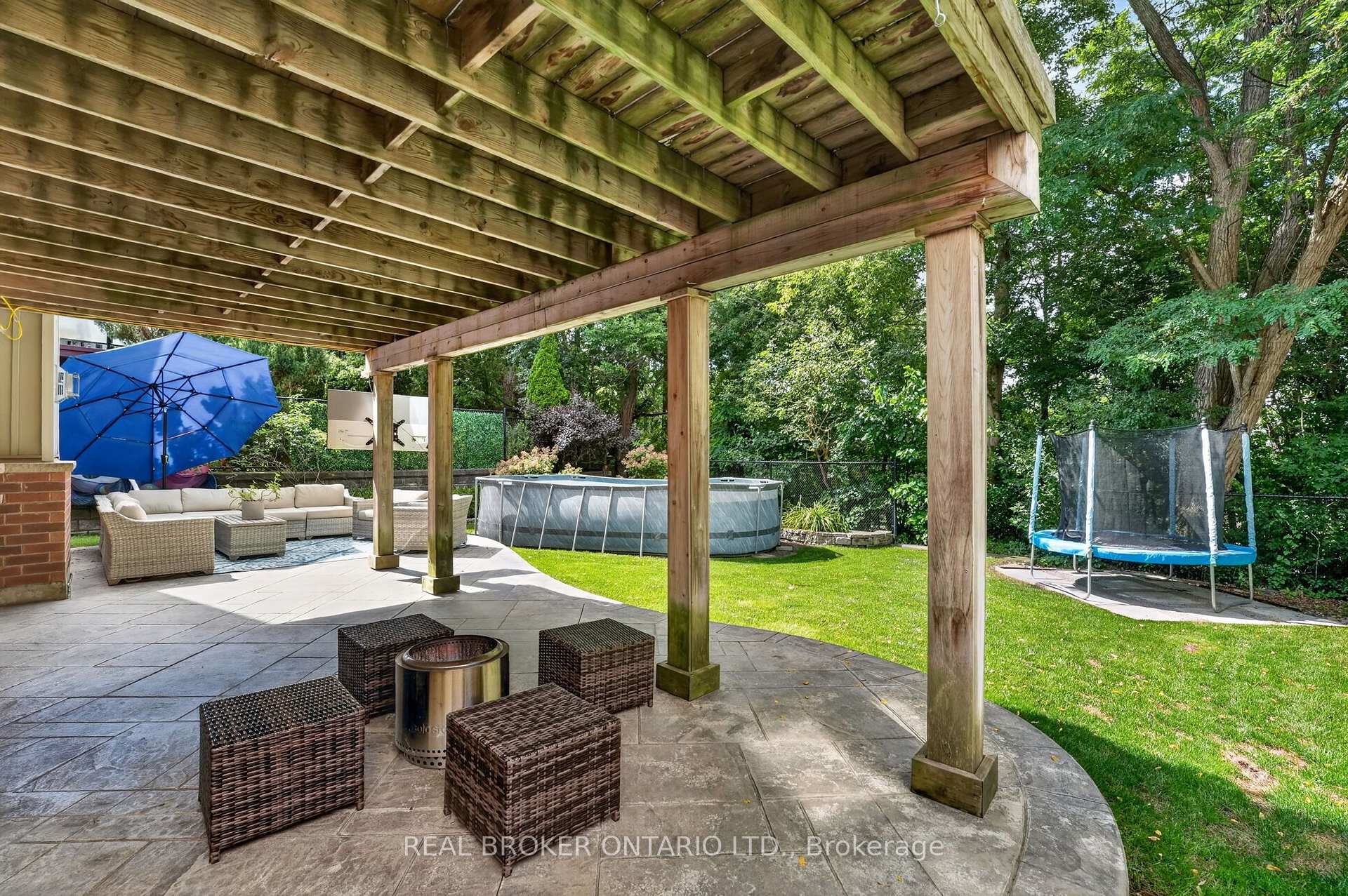 Photo 43 of 60 Meadowglen Boulevard, Halton Hills, Georgetown — HOMEH