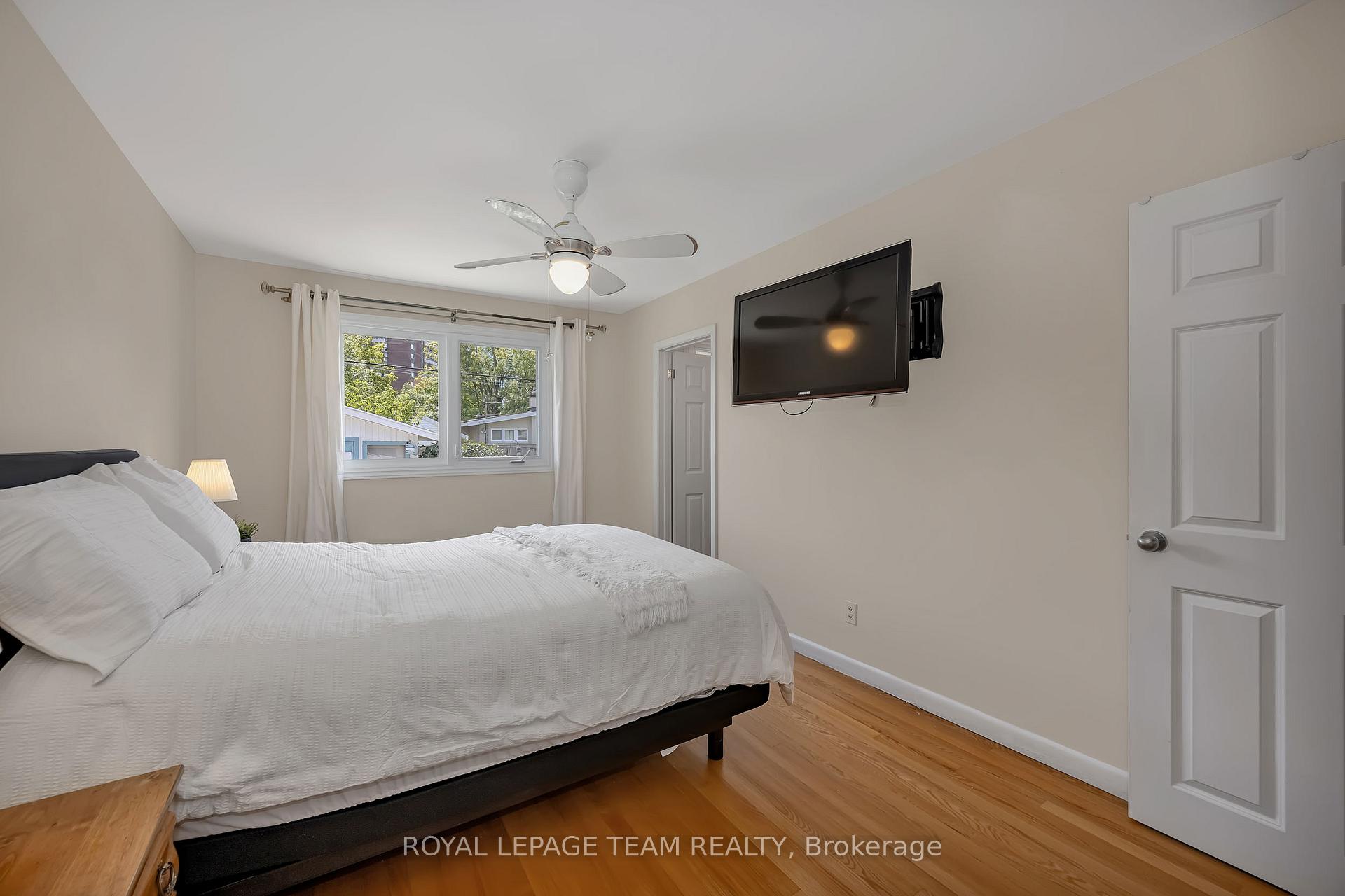 Photo 9 of 2196 Carnegie Street, Ottawa, Elmvale Acres/Urbandale — HOMEH