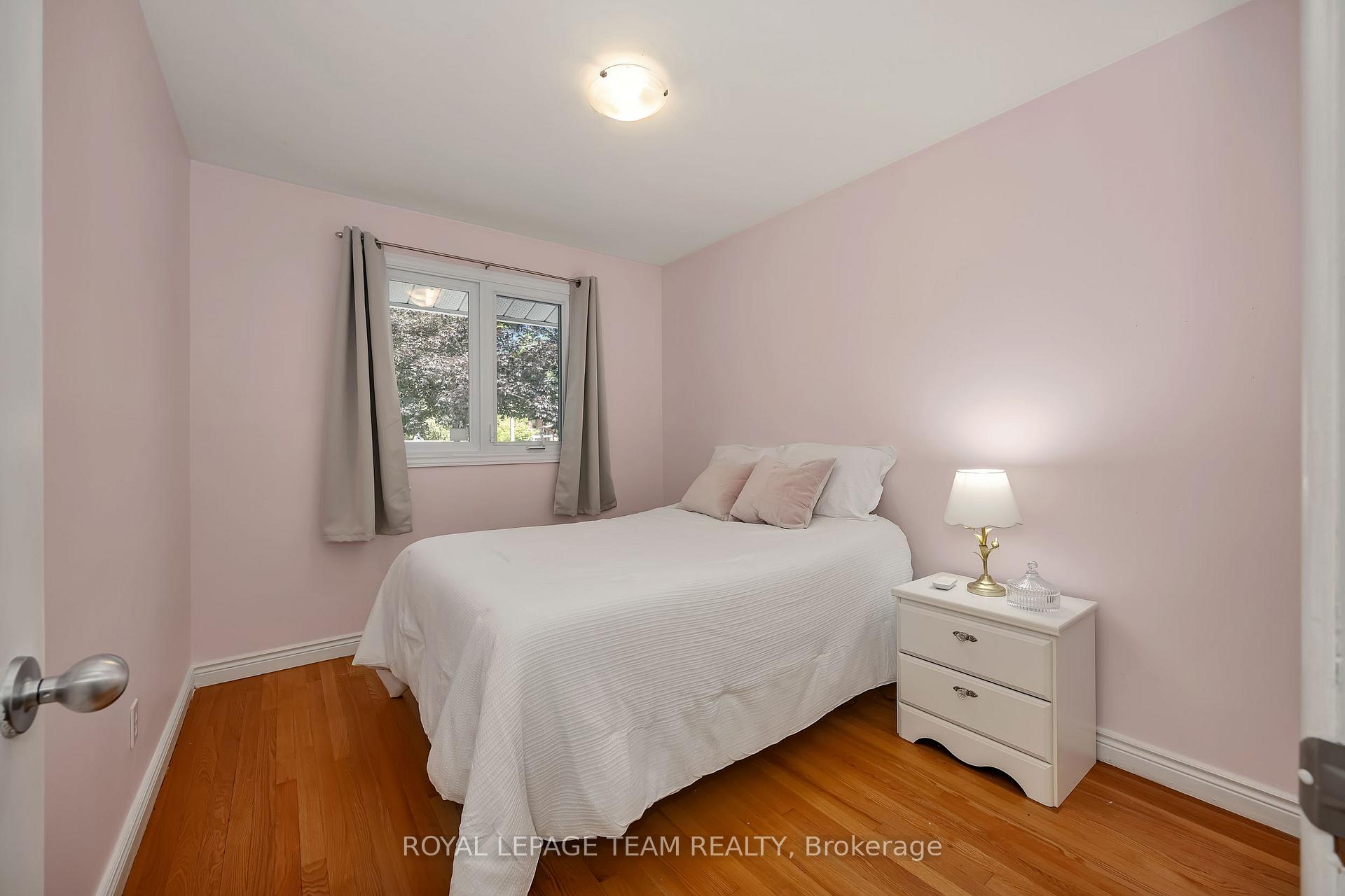 Photo 12 of 2196 Carnegie Street, Ottawa, Elmvale Acres/Urbandale — HOMEH