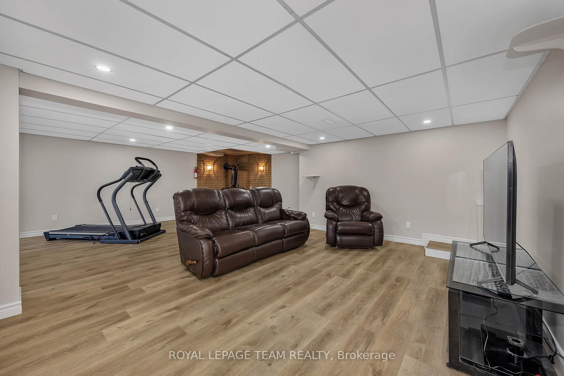 Photo 16 of 2196 Carnegie Street, Ottawa, Elmvale Acres/Urbandale — HOMEH