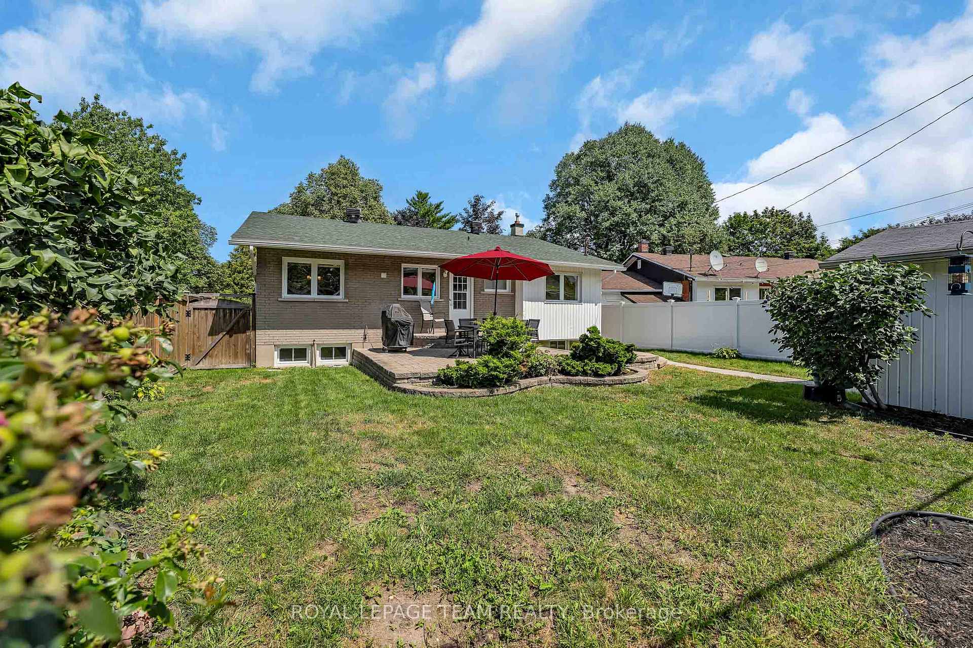 Photo 23 of 2196 Carnegie Street, Ottawa, Elmvale Acres/Urbandale — HOMEH