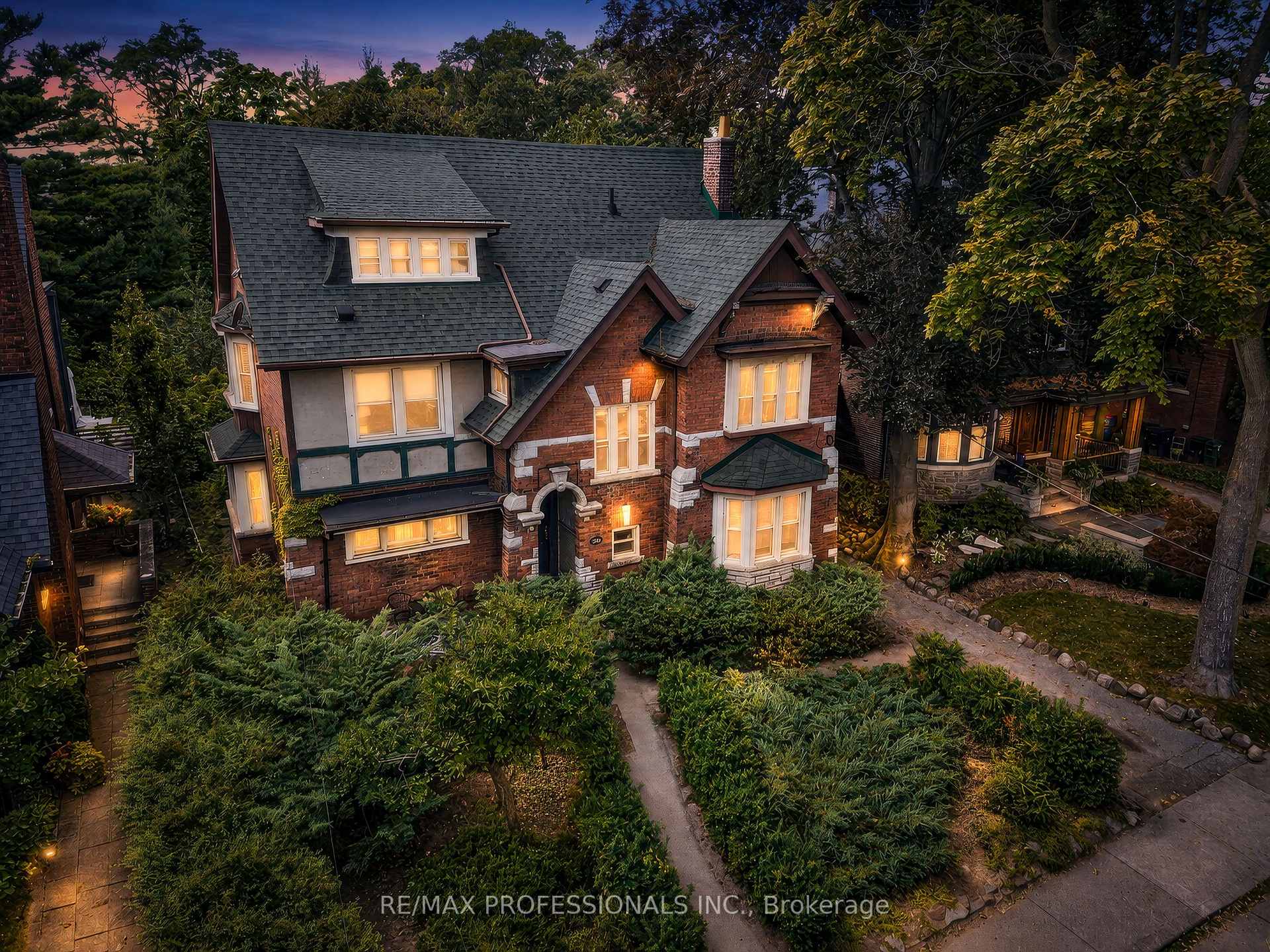 Photo 2 of 284 Indian Road, Toronto, High Park-Swansea — HOMEH