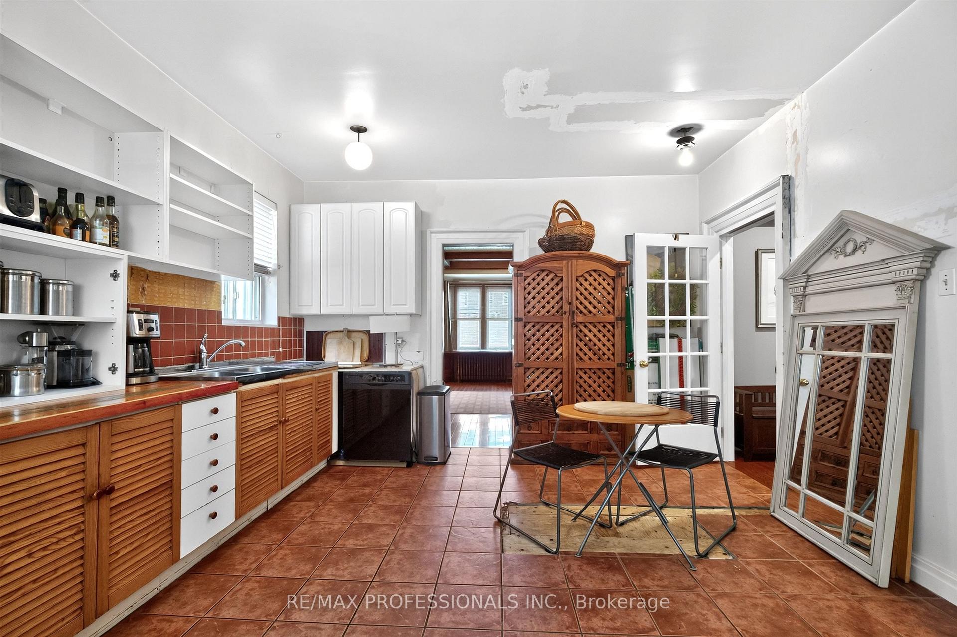 Photo 15 of 284 Indian Road, Toronto, High Park-Swansea — HOMEH