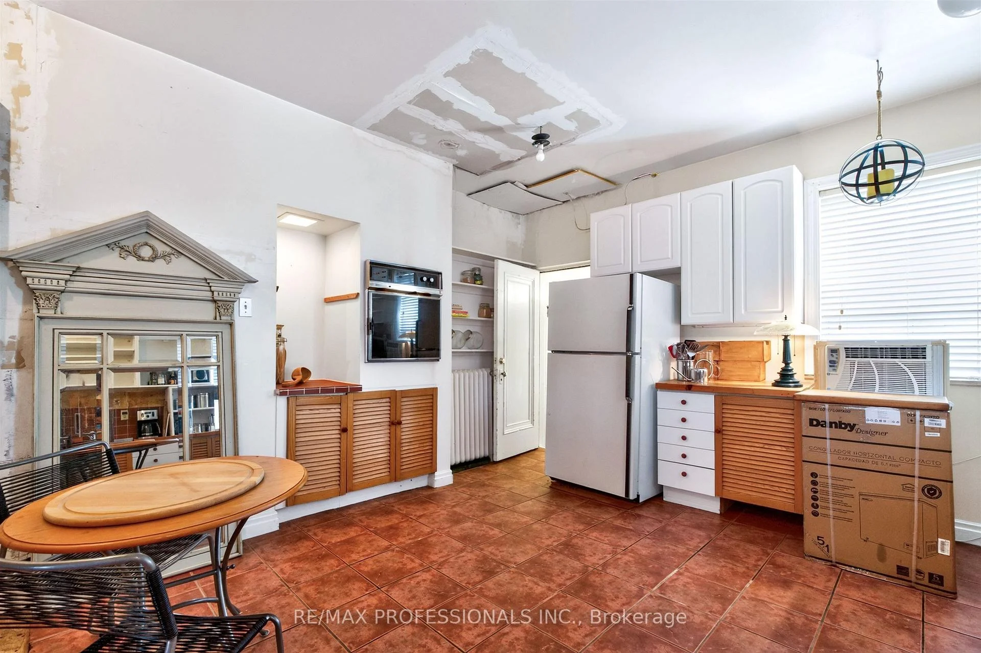 Photo 16 of 284 Indian Road, Toronto, High Park-Swansea — HOMEH