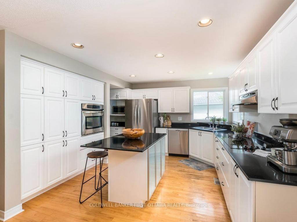 Photo 16 of 5 Hearn Crescent, Ottawa, Stittsville (South) — HOMEH