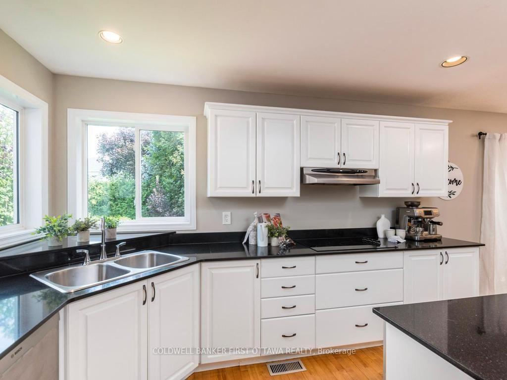 Photo 18 of 5 Hearn Crescent, Ottawa, Stittsville (South) — HOMEH