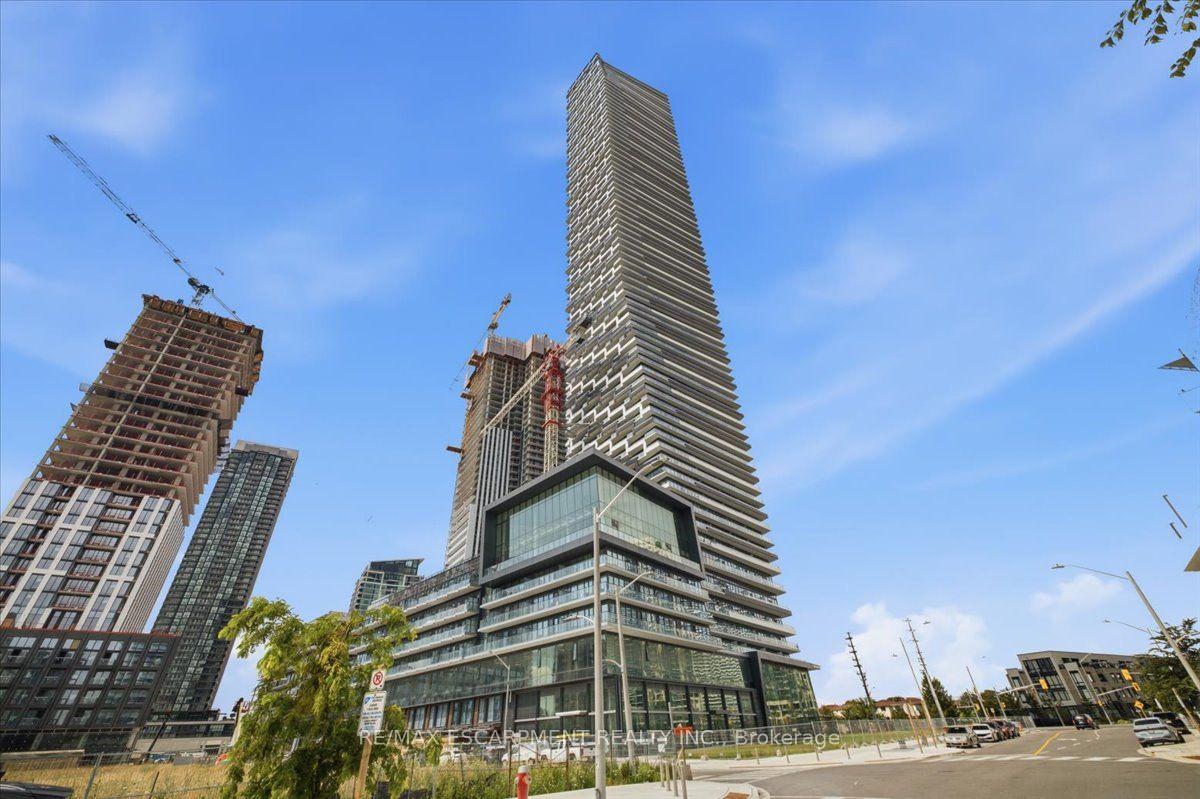 Front of Unit 514, 448 Burnhamthorpe Road W