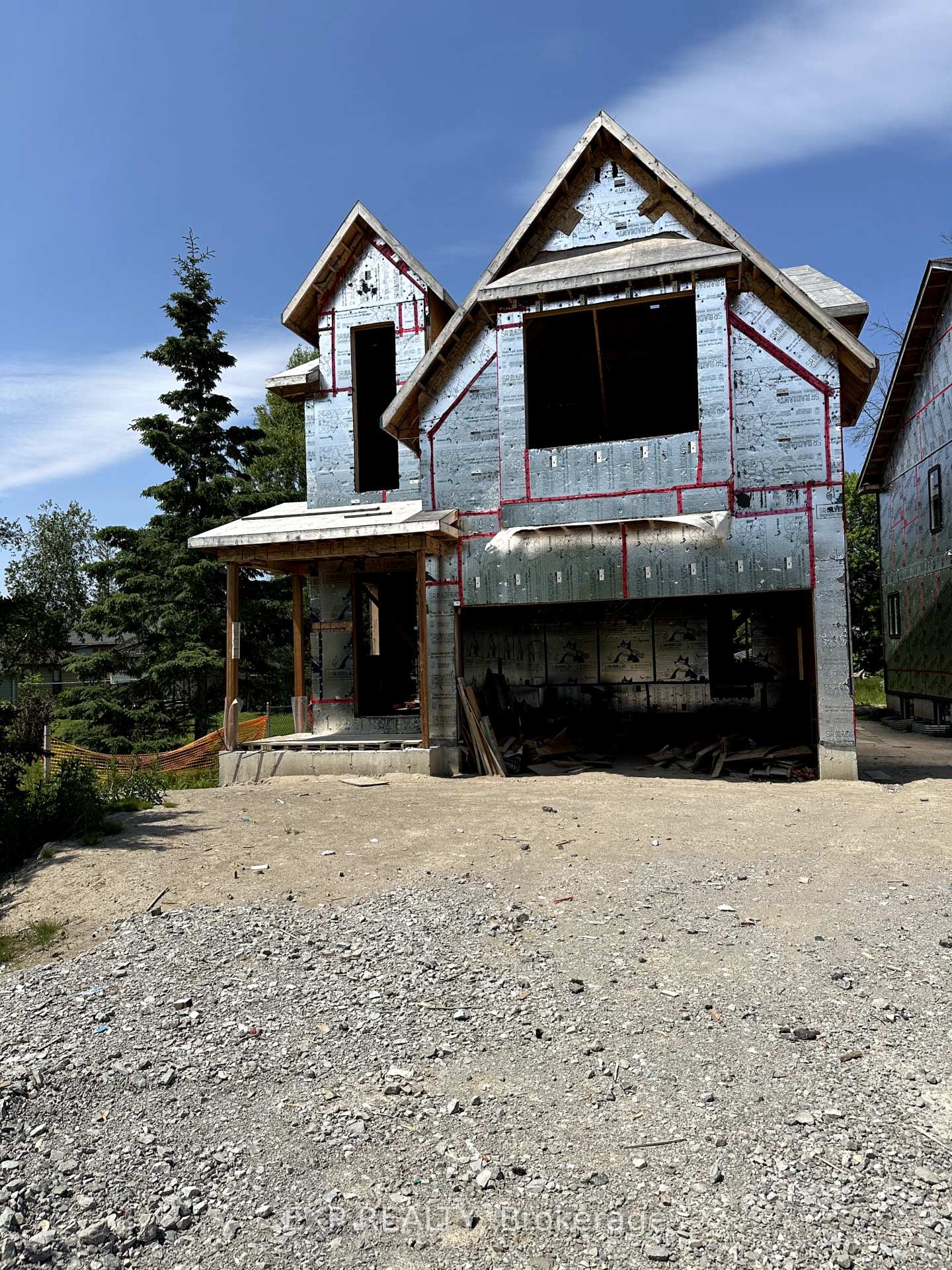 Front of 370A Walter Drive W