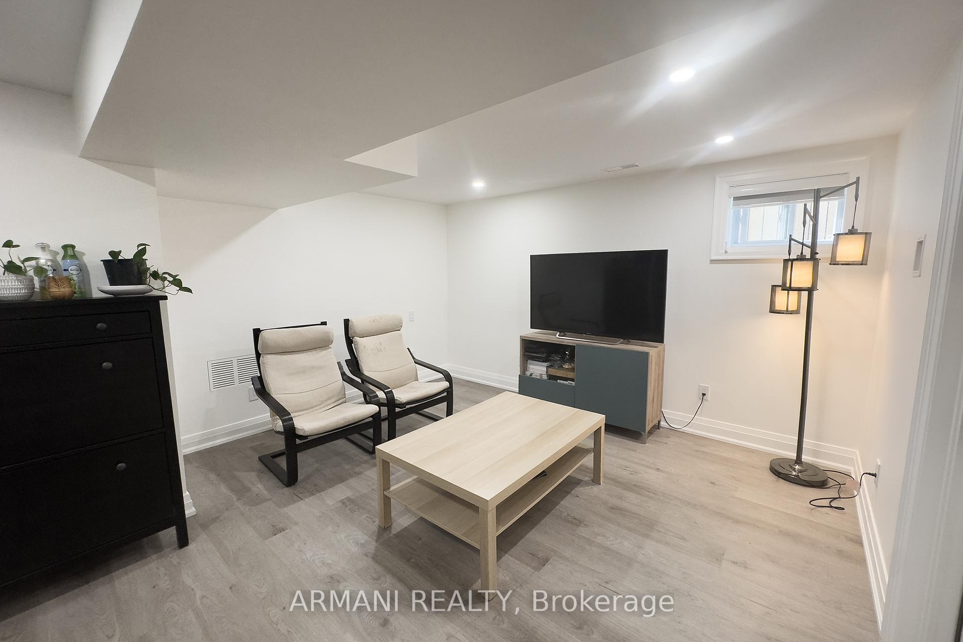 Photo 16 of Unit Basement, 97 Cuffley Crescent N, North York, Downsview-Roding-CFB — HOMEH