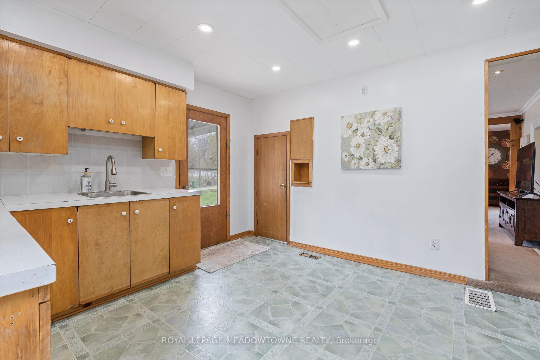 Photo 10 of 1442 Mill Street, Caledon, Cheltenham — HOMEH