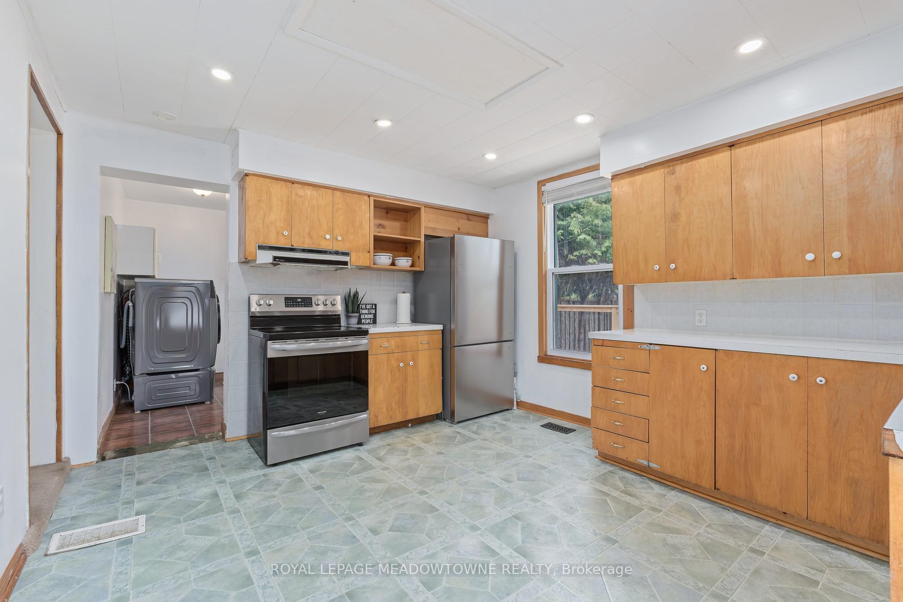 Photo 11 of 1442 Mill Street, Caledon, Cheltenham — HOMEH