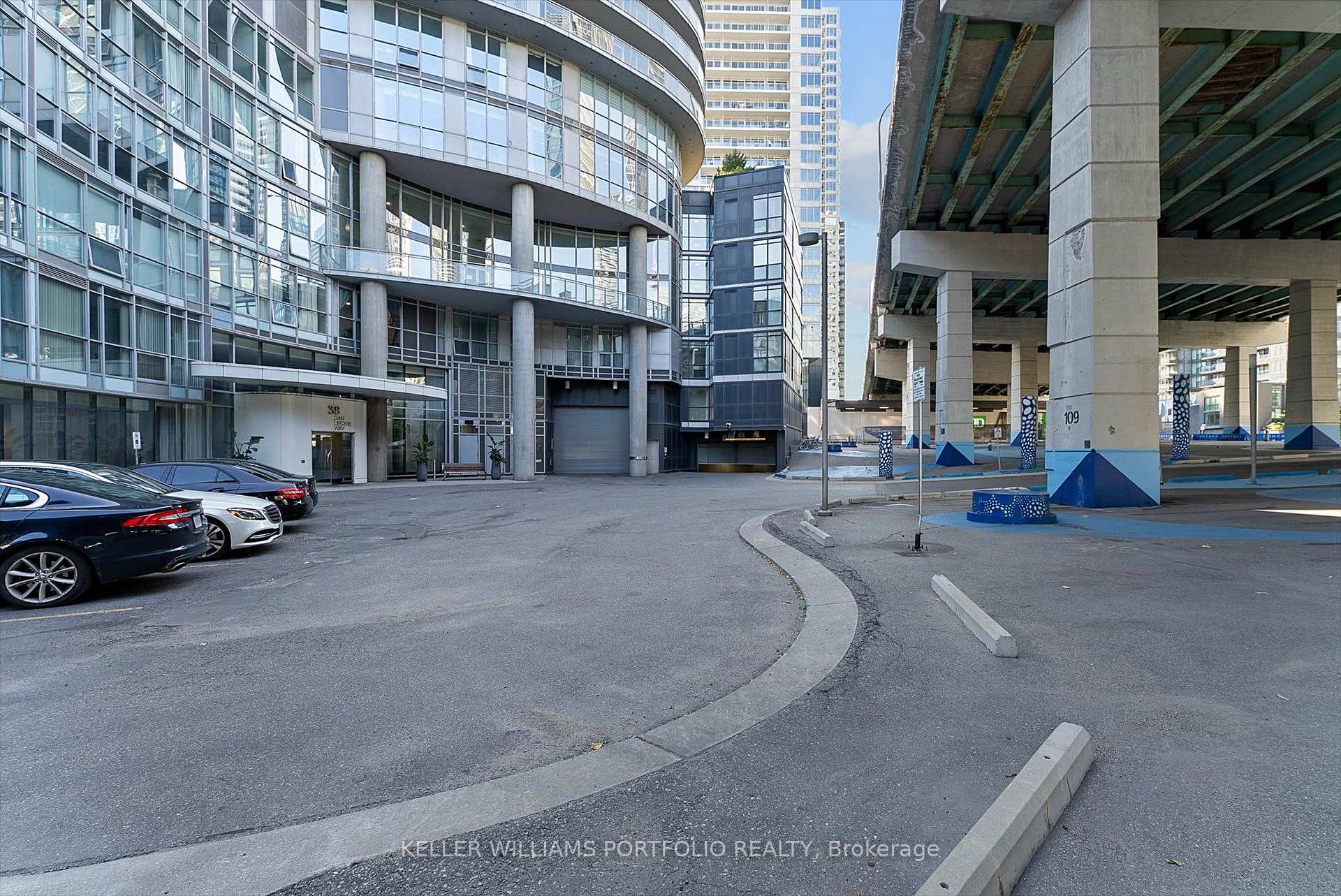 Photo 4 of Unit 2601, 38 Dan Leckie Way, Toronto, Waterfront Communities — HOMEH
