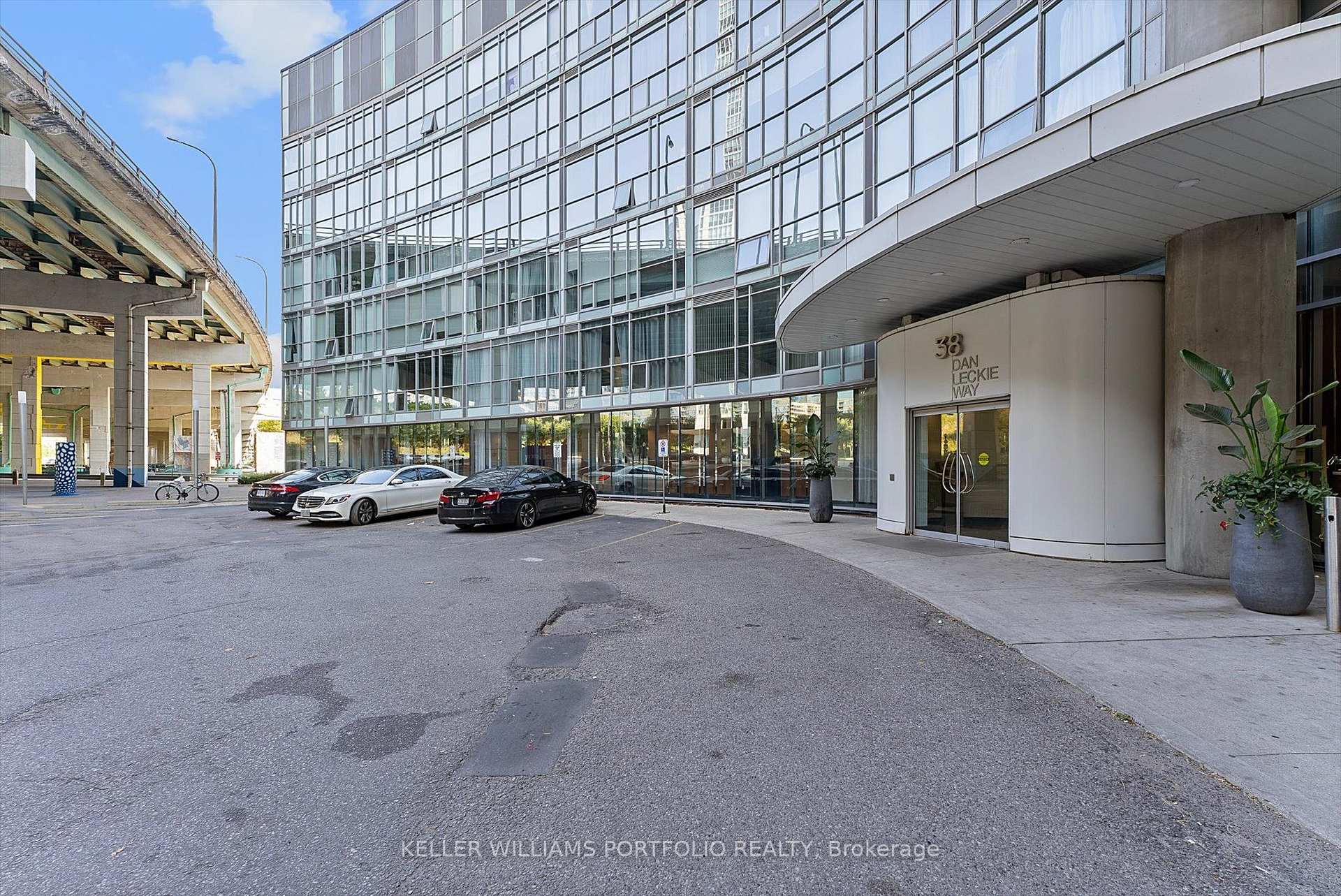 Photo 6 of Unit 2601, 38 Dan Leckie Way, Toronto, Waterfront Communities — HOMEH