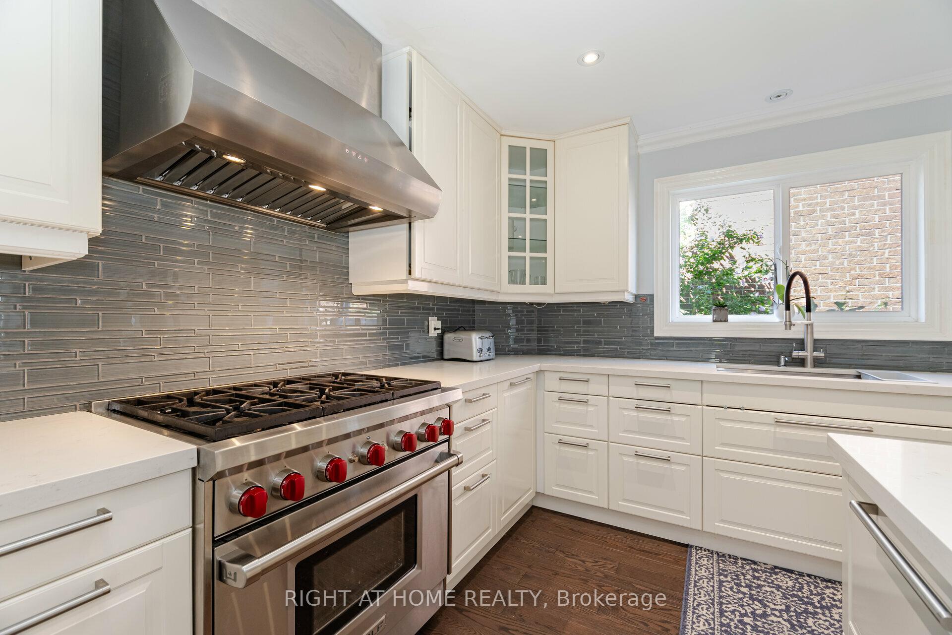 Photo 8 of 19 Talgarth Road, Etobicoke, Eringate-Centennial-West Deane — HOMEH