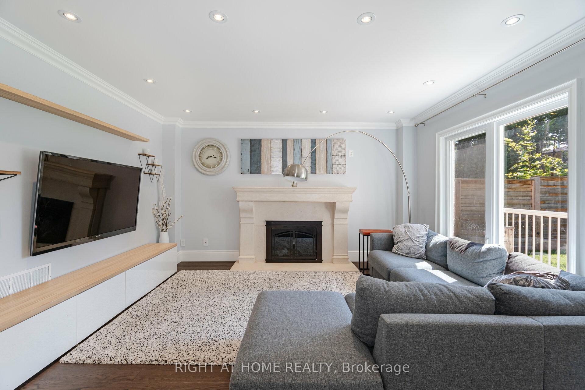 Photo 12 of 19 Talgarth Road, Etobicoke, Eringate-Centennial-West Deane — HOMEH