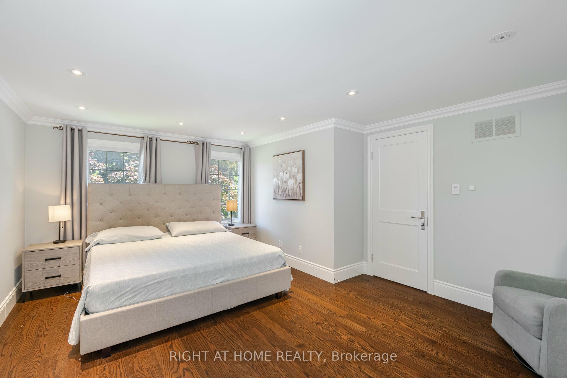 Photo 16 of 19 Talgarth Road, Etobicoke, Eringate-Centennial-West Deane — HOMEH