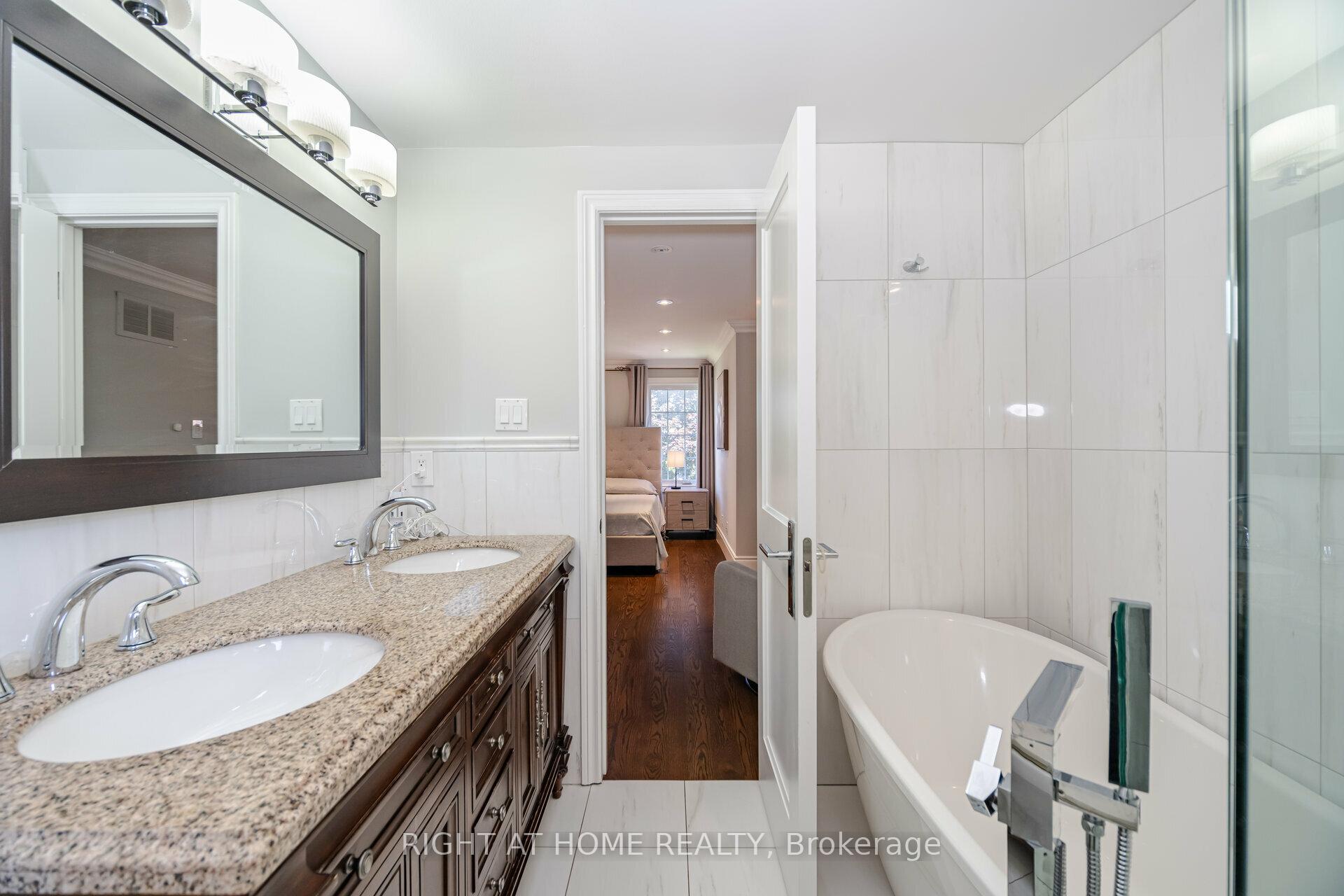Photo 17 of 19 Talgarth Road, Etobicoke, Eringate-Centennial-West Deane — HOMEH