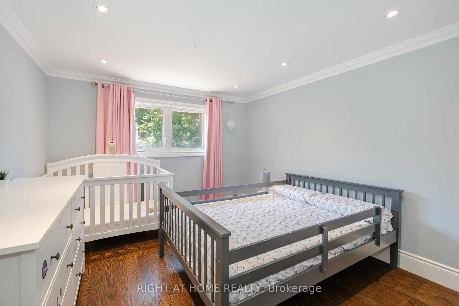 Photo 18 of 19 Talgarth Road, Etobicoke, Eringate-Centennial-West Deane — HOMEH