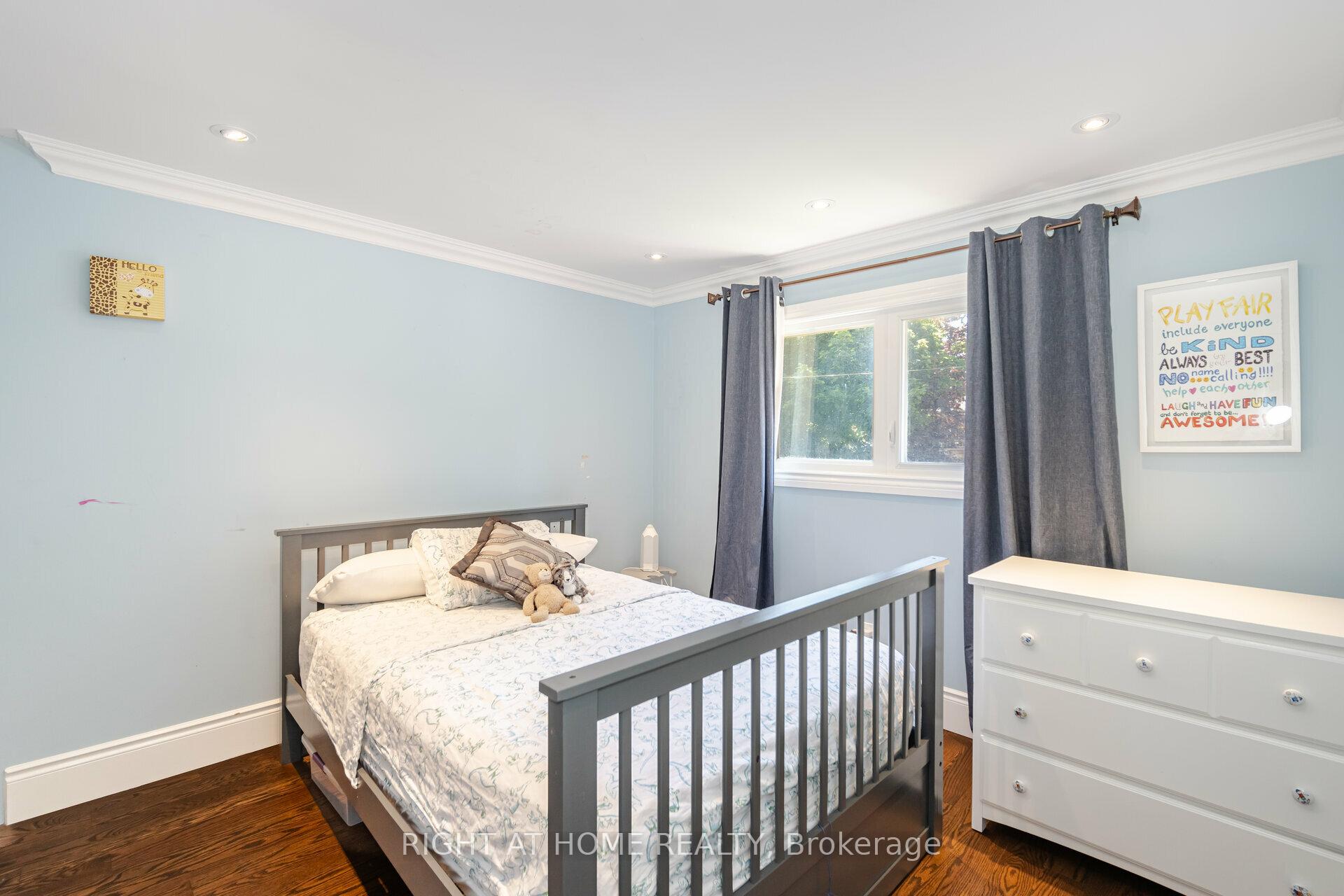 Photo 19 of 19 Talgarth Road, Etobicoke, Eringate-Centennial-West Deane — HOMEH