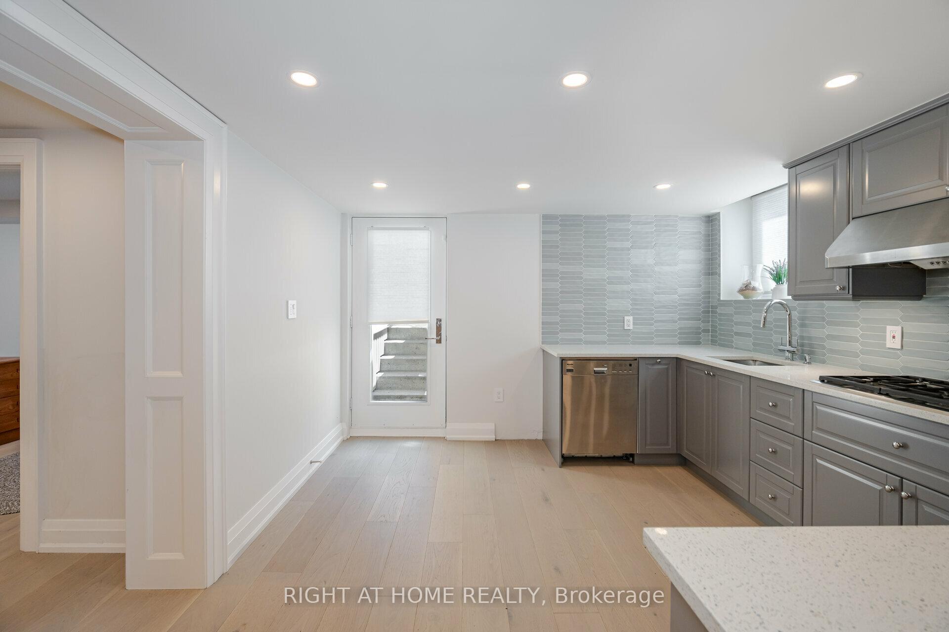 Photo 26 of 19 Talgarth Road, Etobicoke, Eringate-Centennial-West Deane — HOMEH