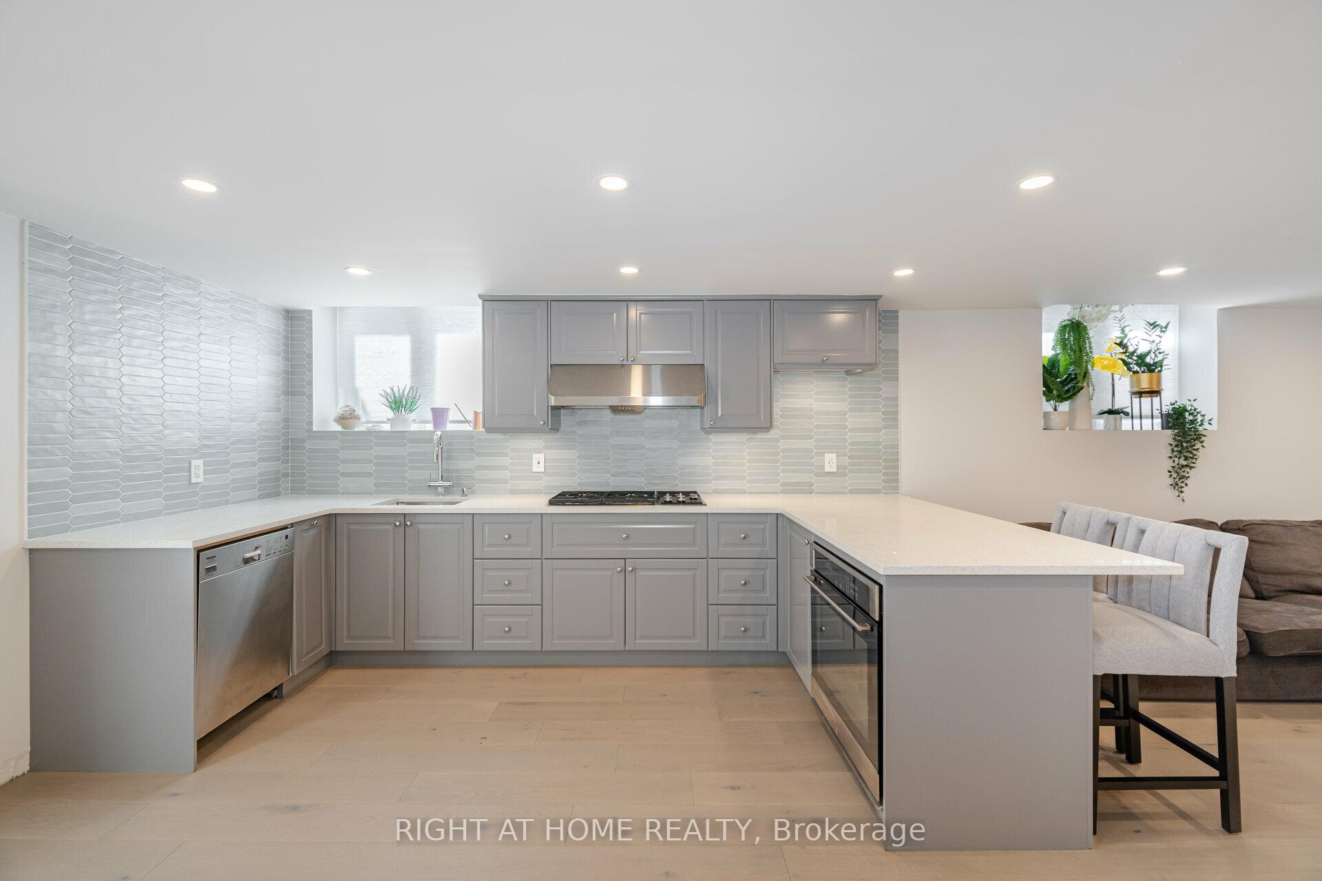 Photo 27 of 19 Talgarth Road, Etobicoke, Eringate-Centennial-West Deane — HOMEH