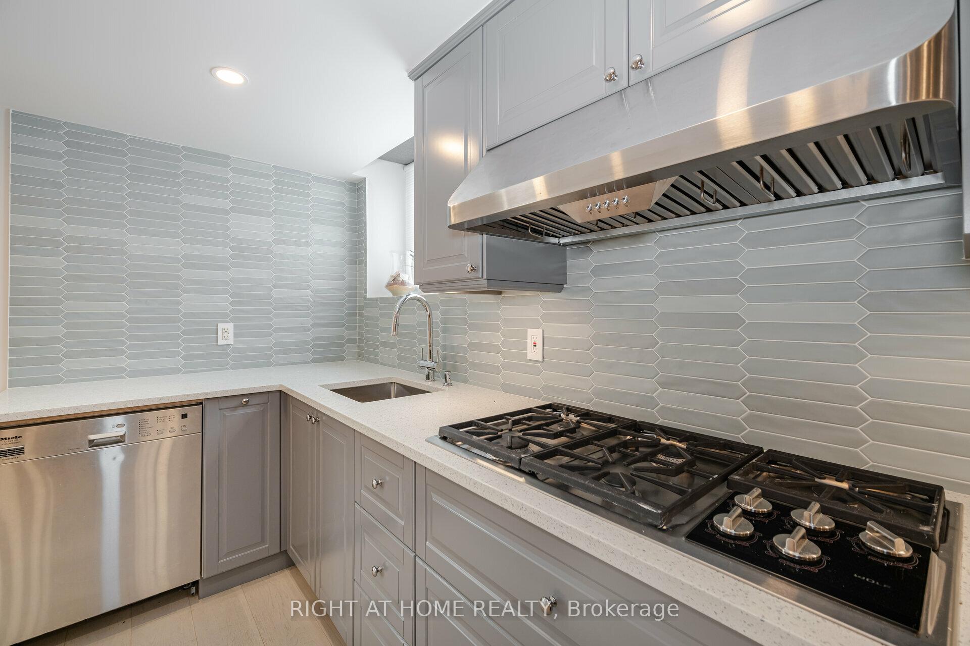 Photo 28 of 19 Talgarth Road, Etobicoke, Eringate-Centennial-West Deane — HOMEH