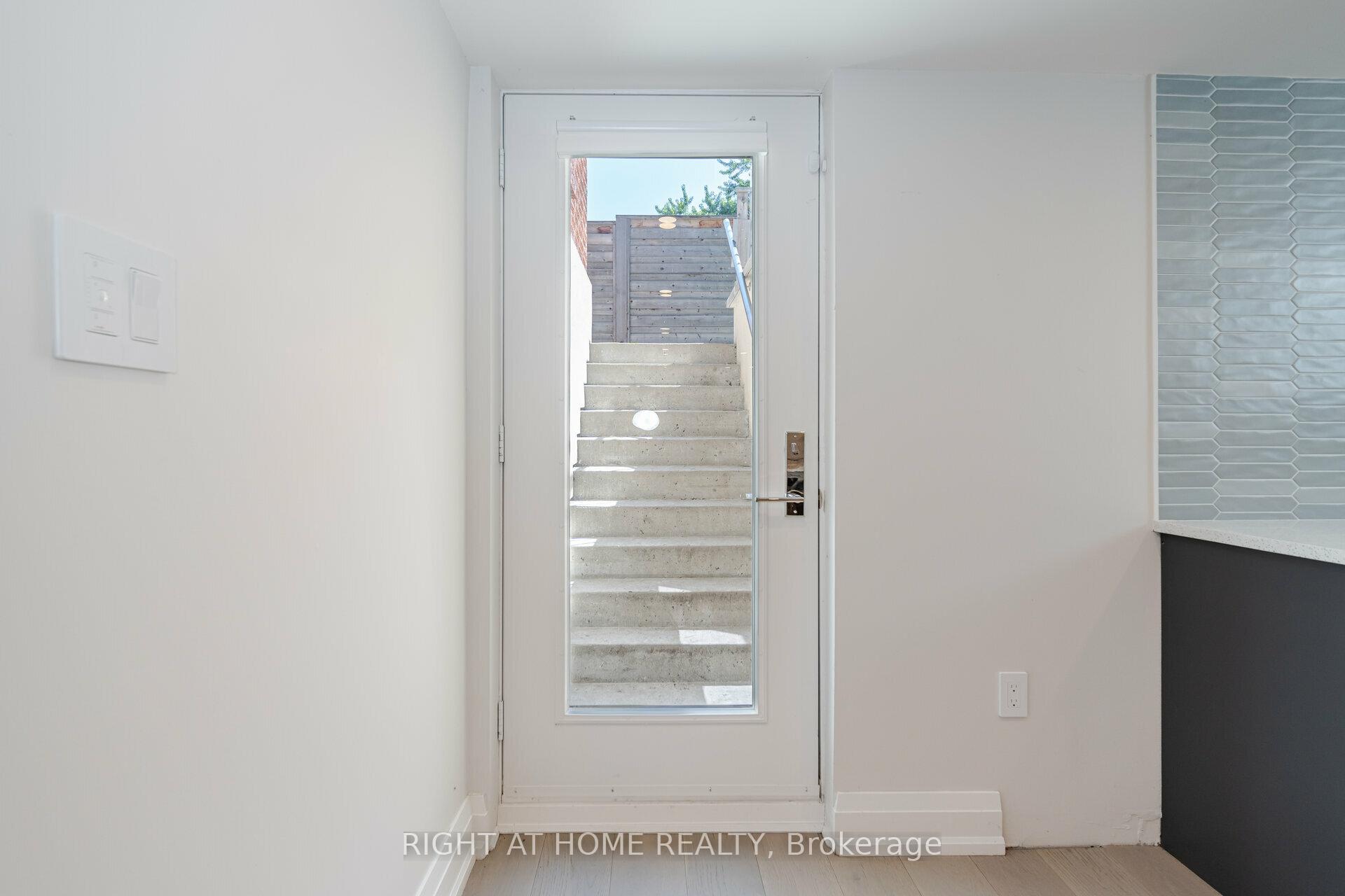 Photo 36 of 19 Talgarth Road, Etobicoke, Eringate-Centennial-West Deane — HOMEH