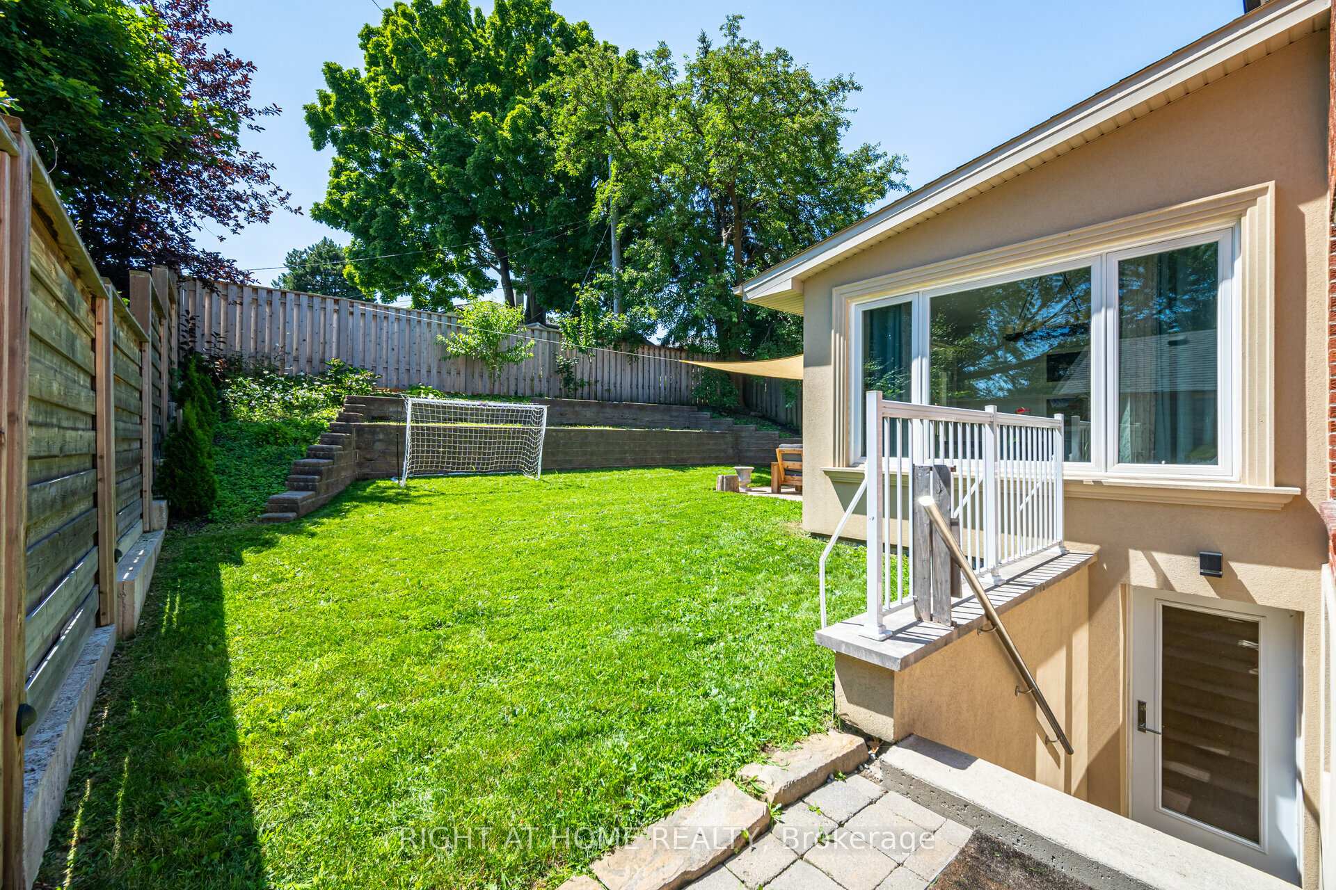 Photo 37 of 19 Talgarth Road, Etobicoke, Eringate-Centennial-West Deane — HOMEH