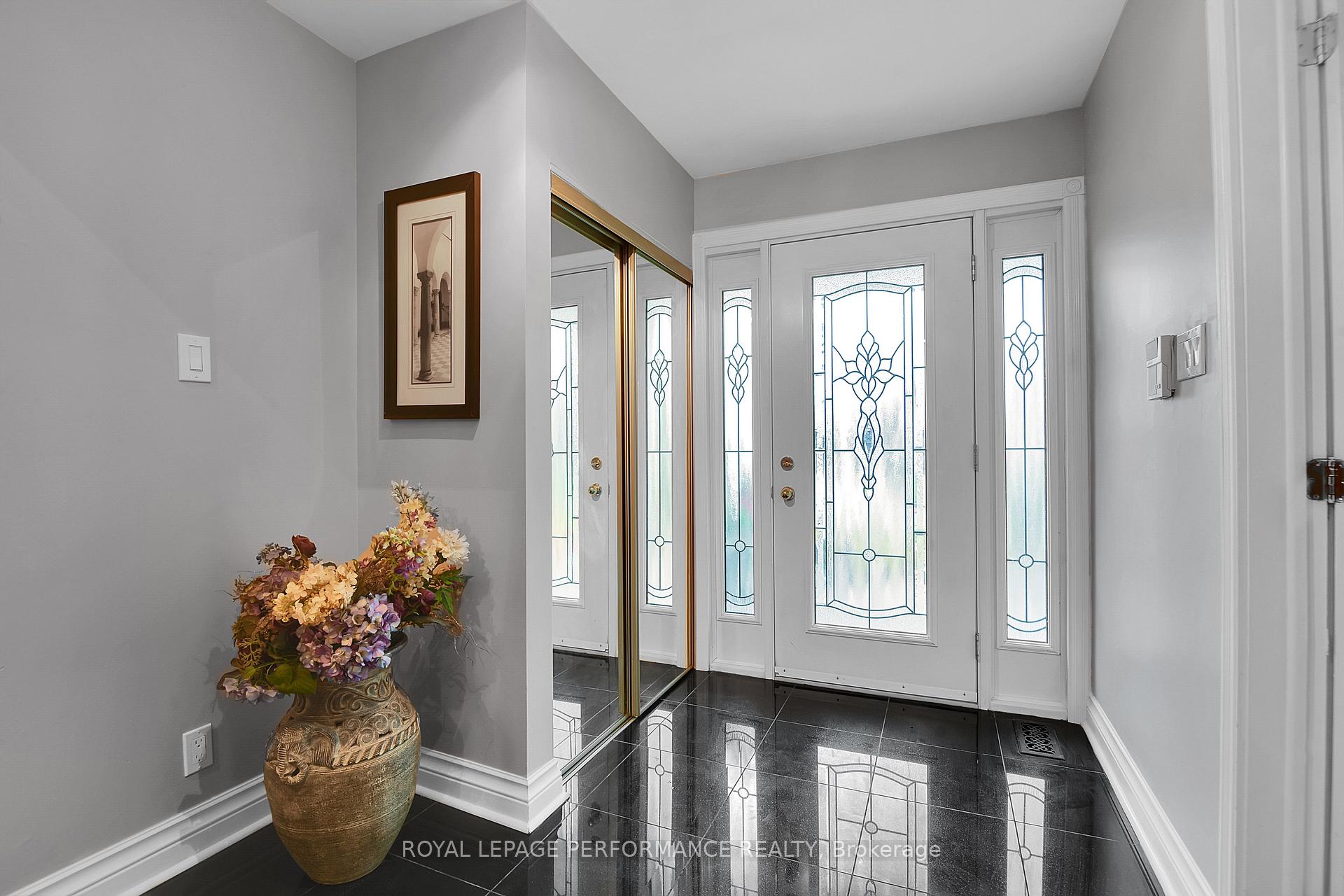 Photo 3 of 1841 Beattie Avenue, Ottawa, Playfair Park — HOMEH