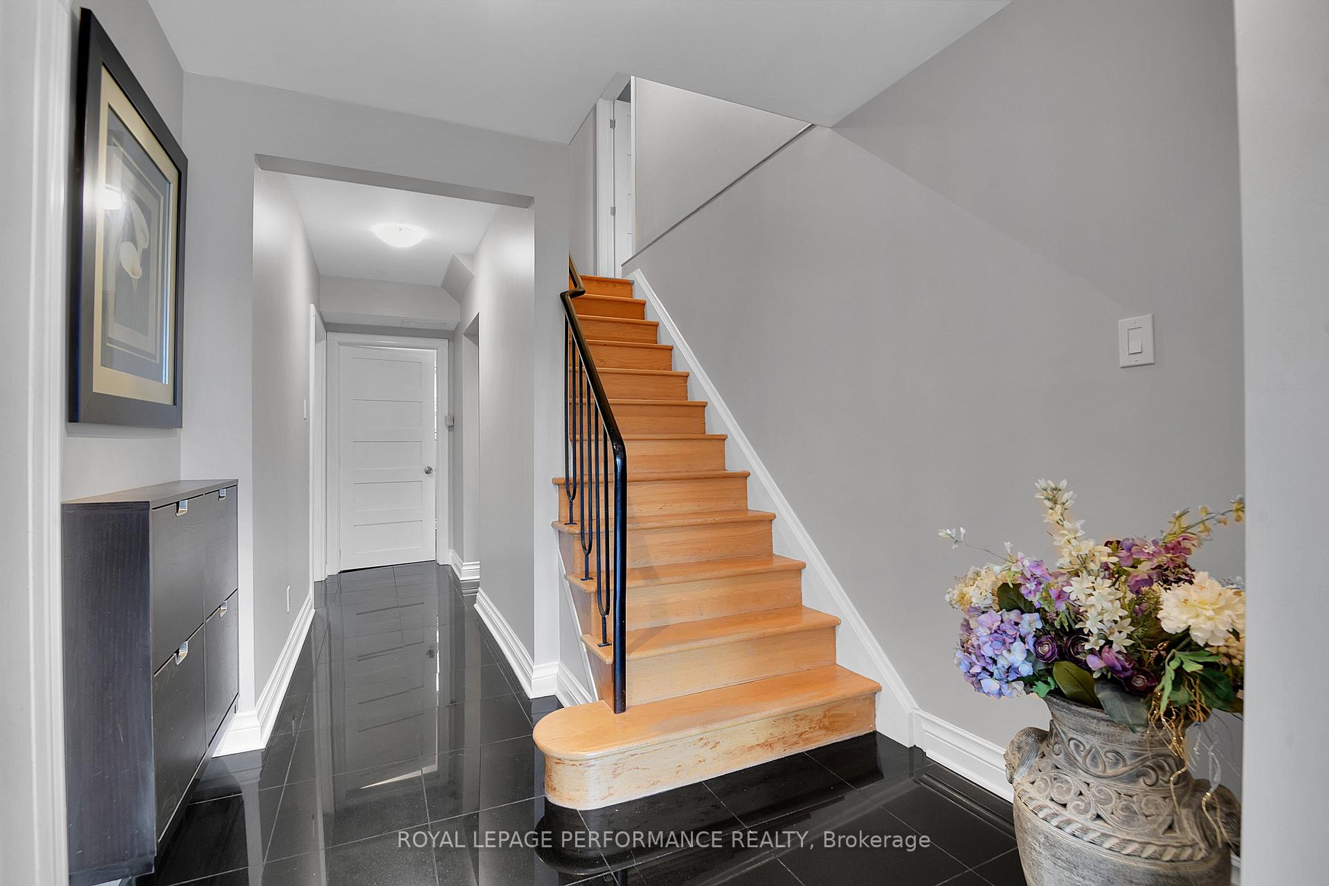 Photo 4 of 1841 Beattie Avenue, Ottawa, Playfair Park — HOMEH
