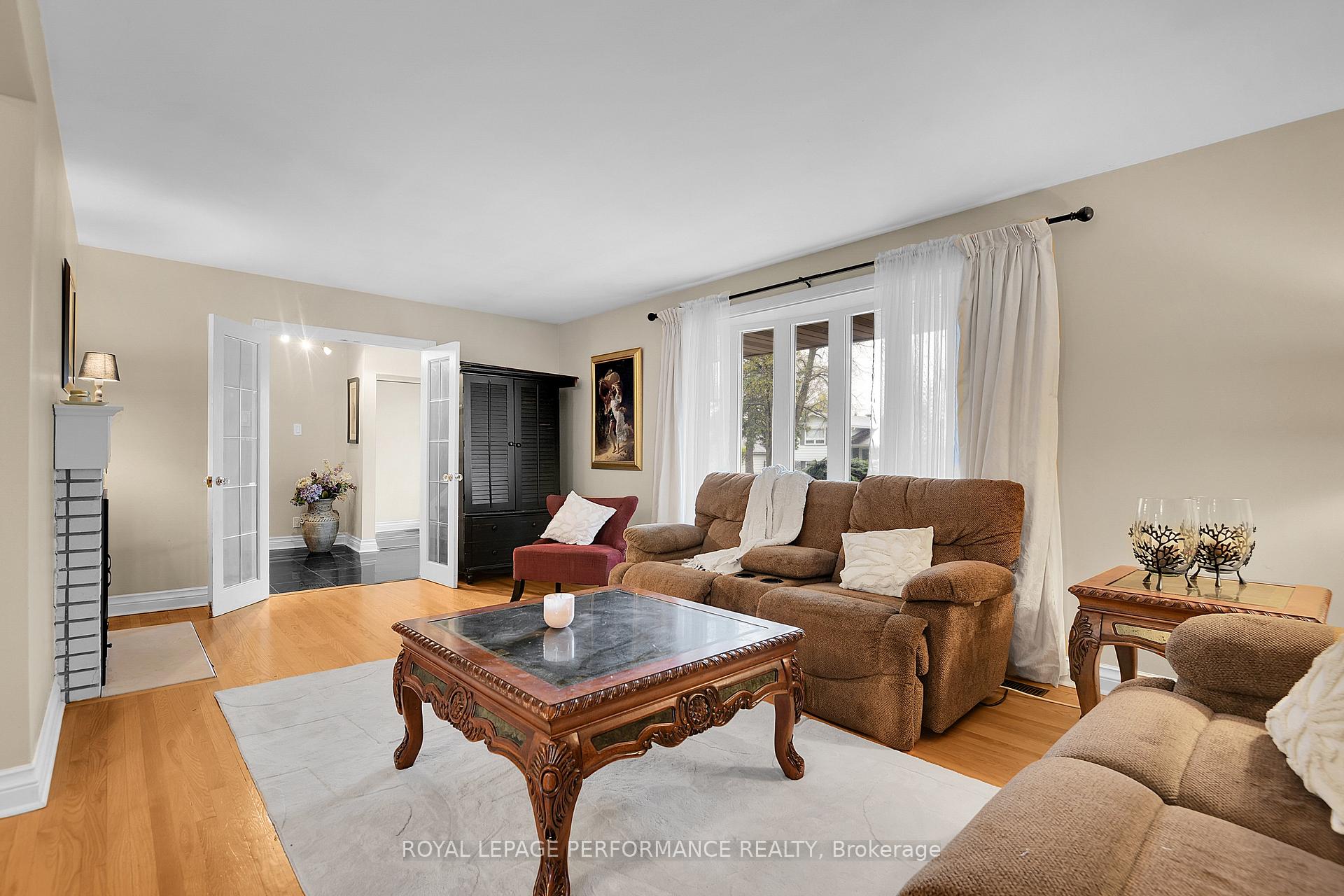 Photo 5 of 1841 Beattie Avenue, Ottawa, Playfair Park — HOMEH