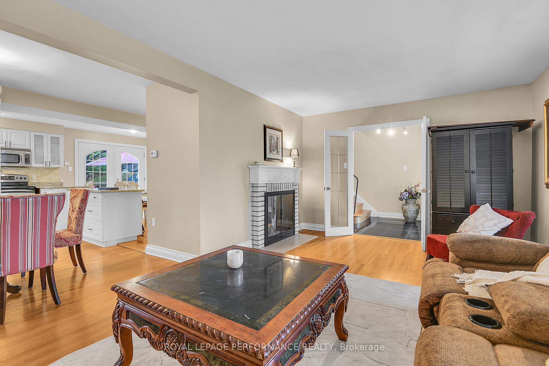 Photo 6 of 1841 Beattie Avenue, Ottawa, Playfair Park — HOMEH