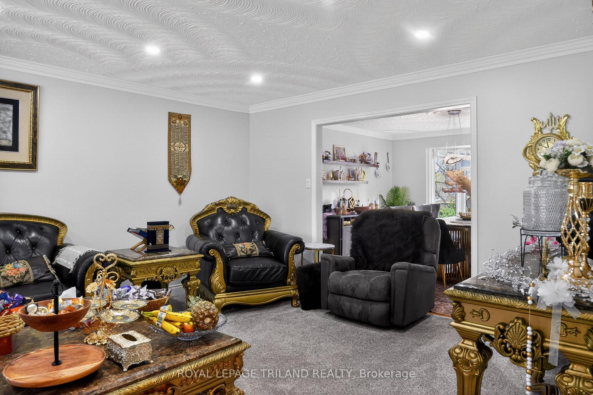 Photo 6 of 112 Clarendon Crescent, London, South P — HOMEH