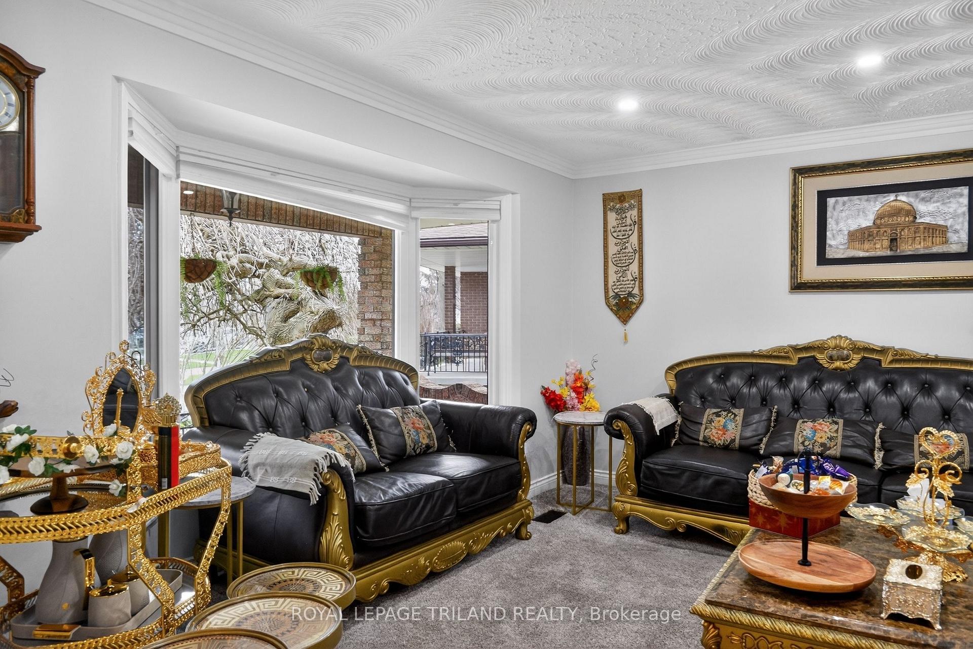 Photo 7 of 112 Clarendon Crescent, London, South P — HOMEH