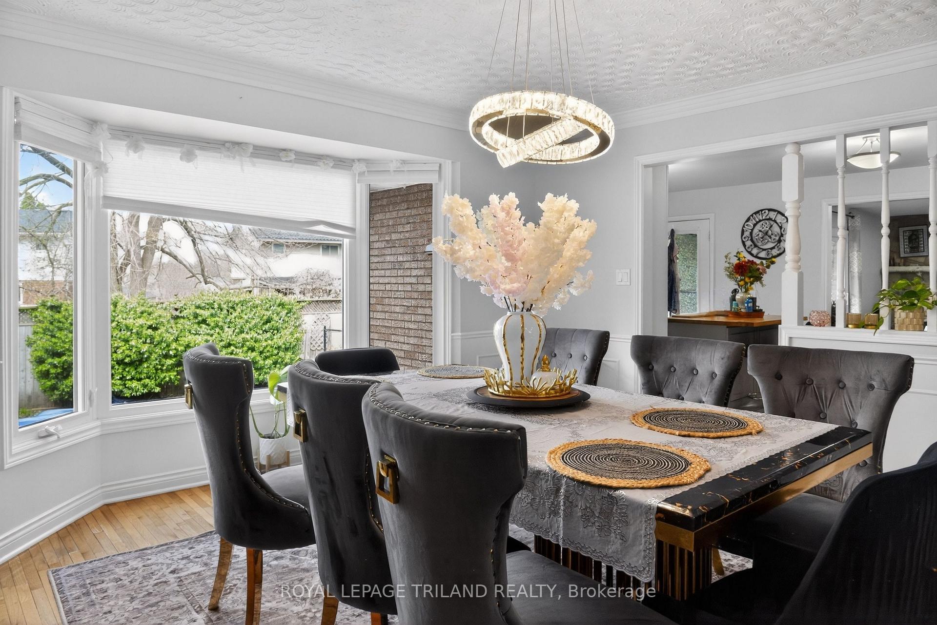 Photo 9 of 112 Clarendon Crescent, London, South P — HOMEH